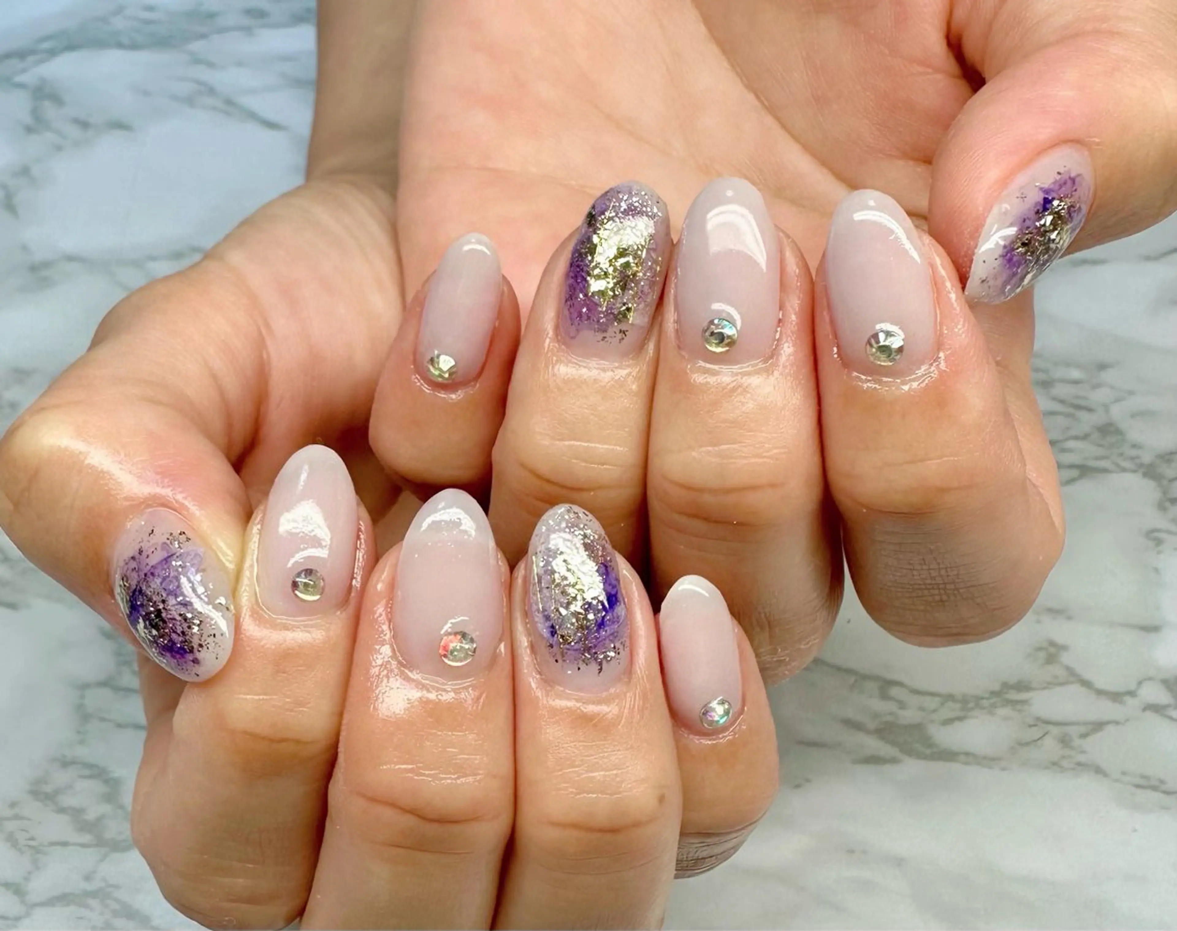 ネイル オーロラネイル マグネットネイル ニュアンスネイル ワンカラーネイル 夏ネイル M.N_ nailのネイルデザイン