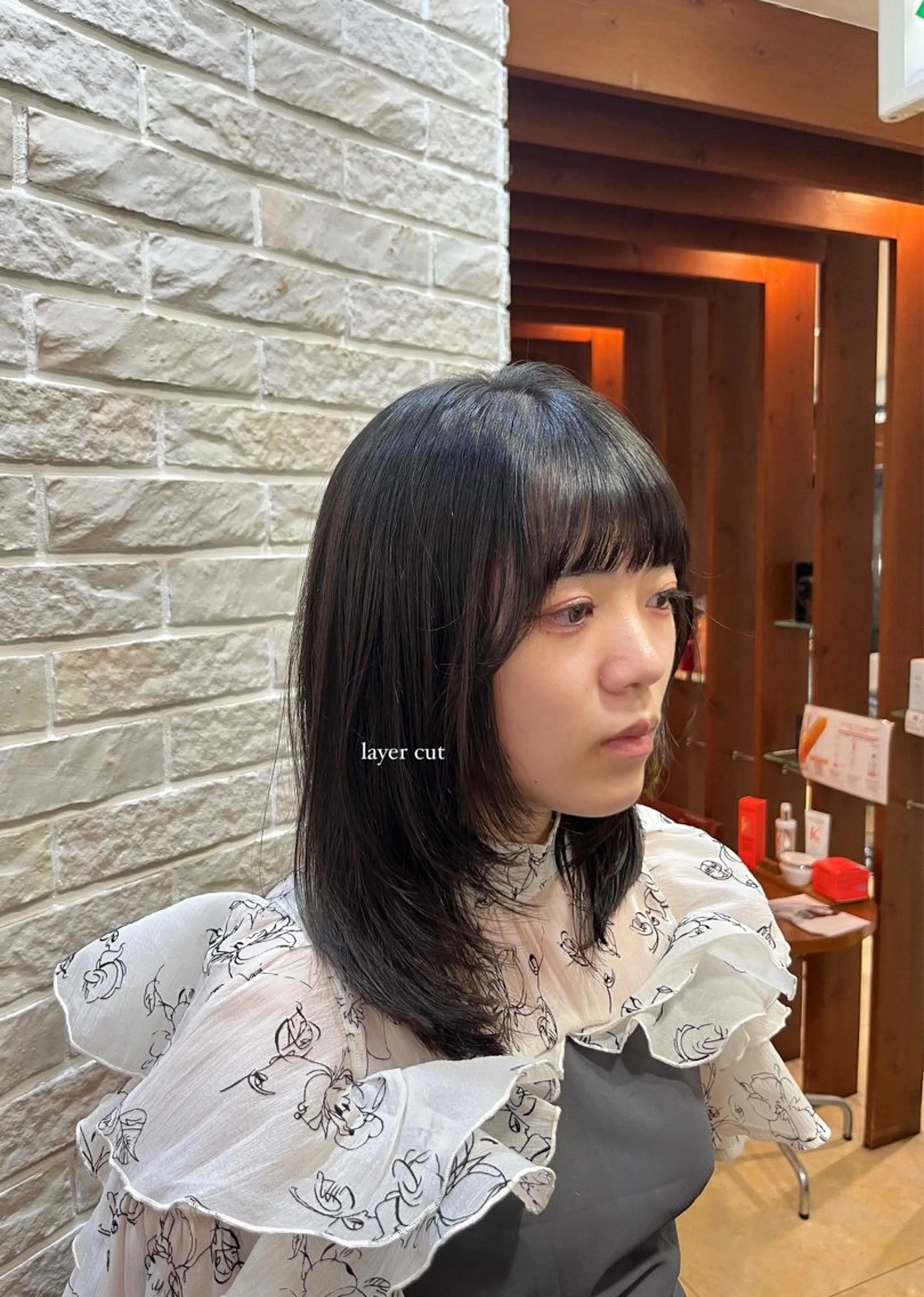 ミディアム 大野 桃果のヘアスタイル