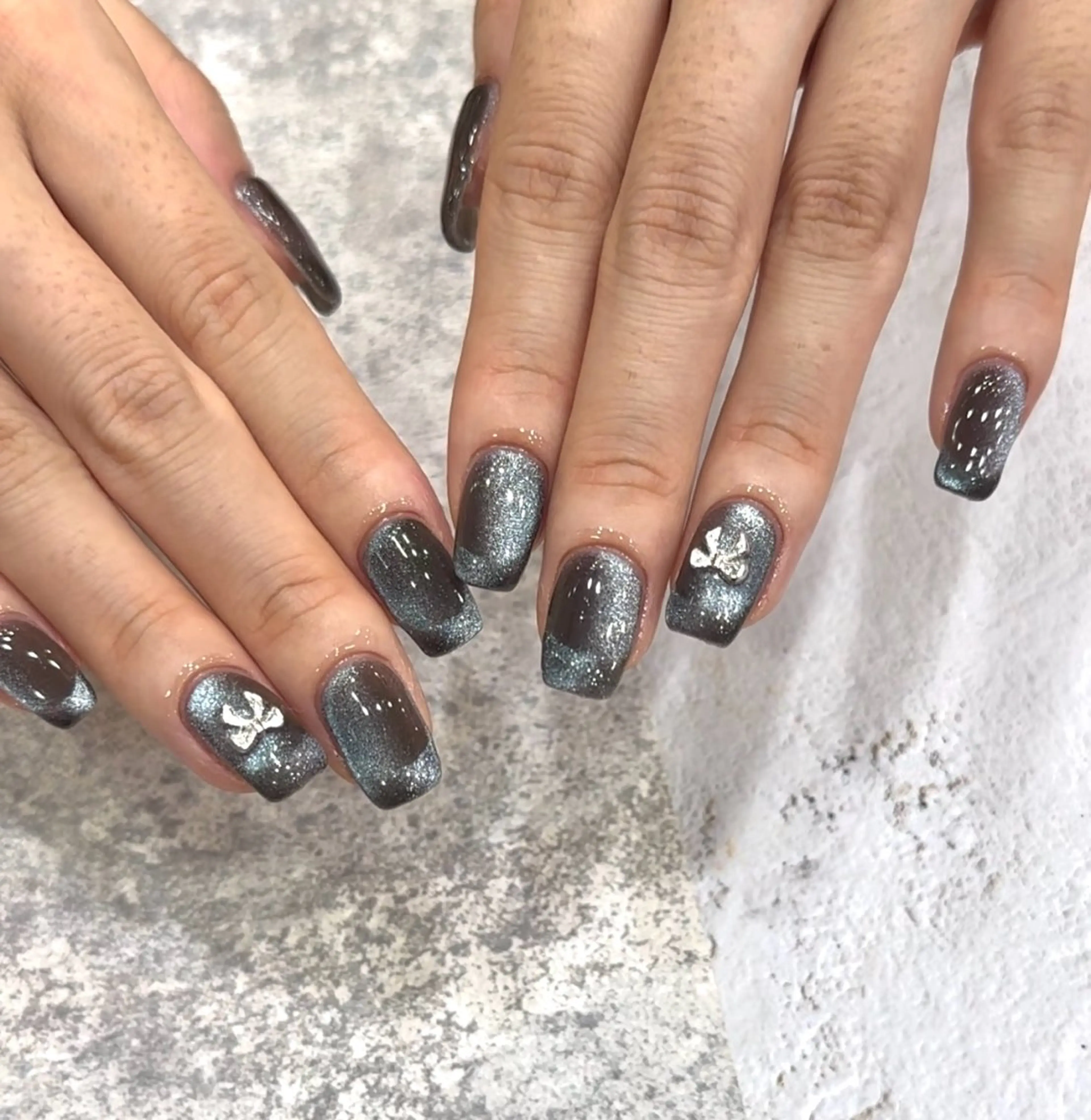 ネイル フレンチネイル マグネットネイル オンブレフレンチ ハンドネイル Saki _Grancieuxのネイルデザイン