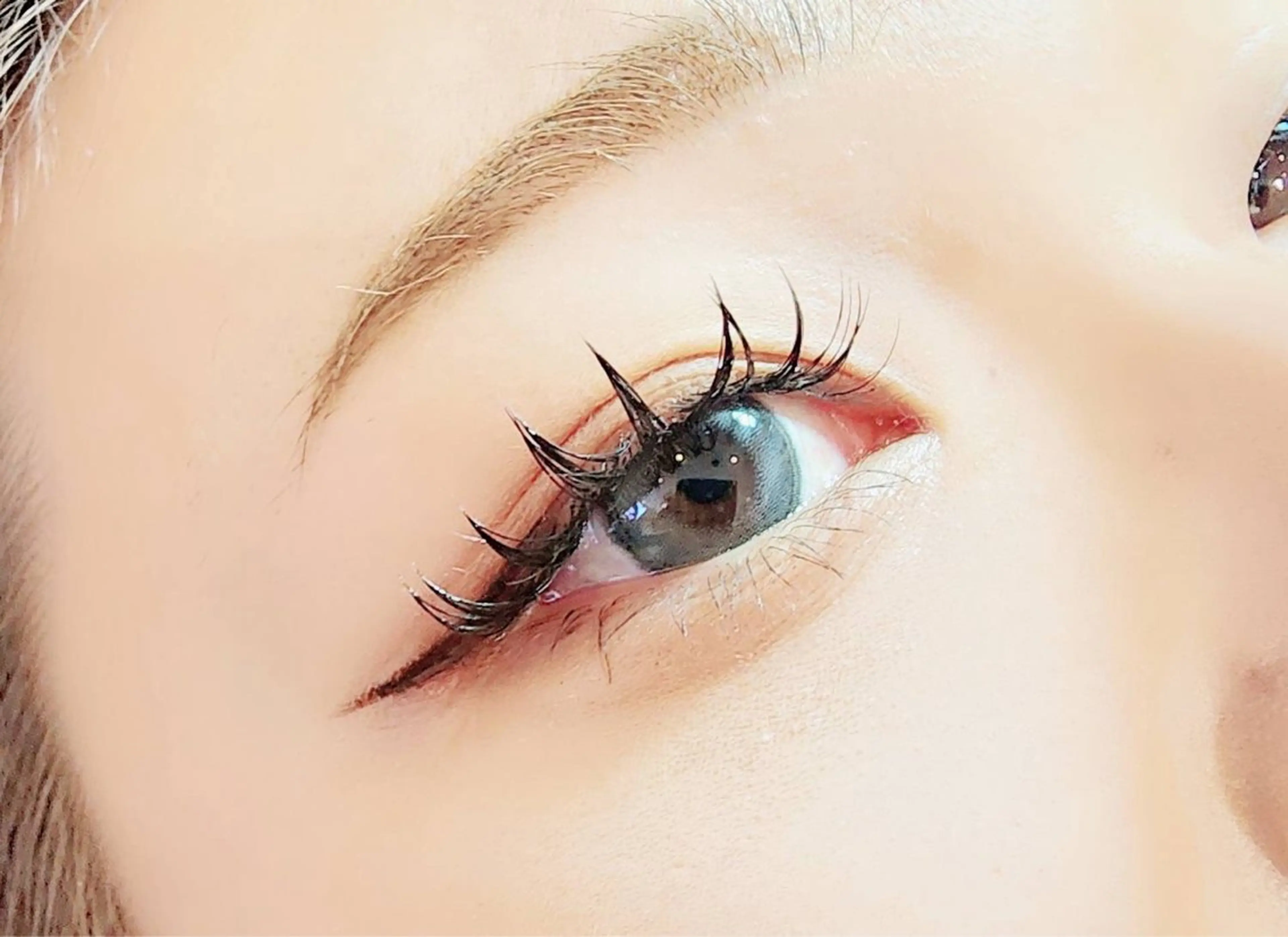 マツエク・マツパ フラットラッシュ Wardrobe by CHERIE所属・サロンドットクッキー KYUのマツエク・マツパデザイン