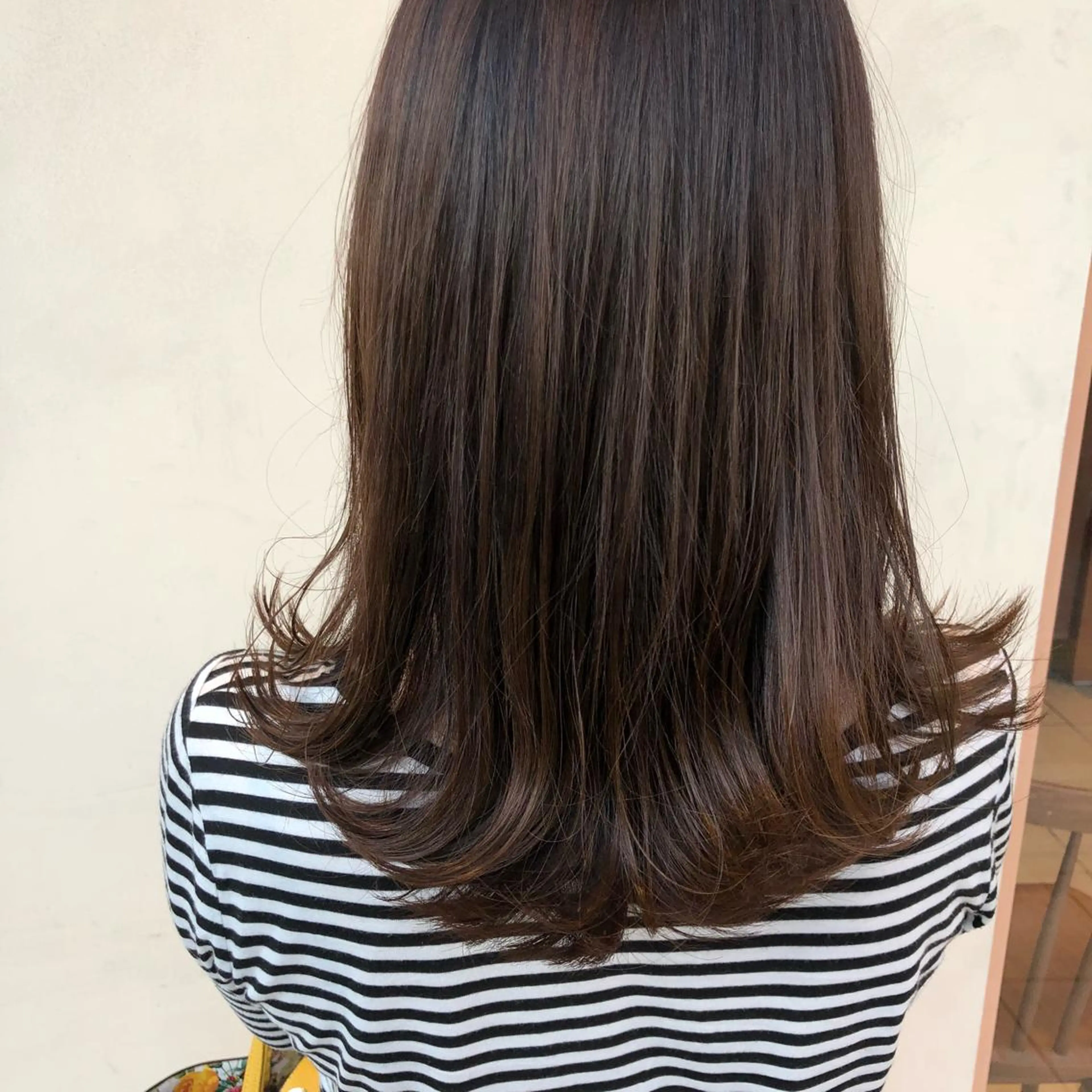 セミロング eclat suzumiのヘアスタイル