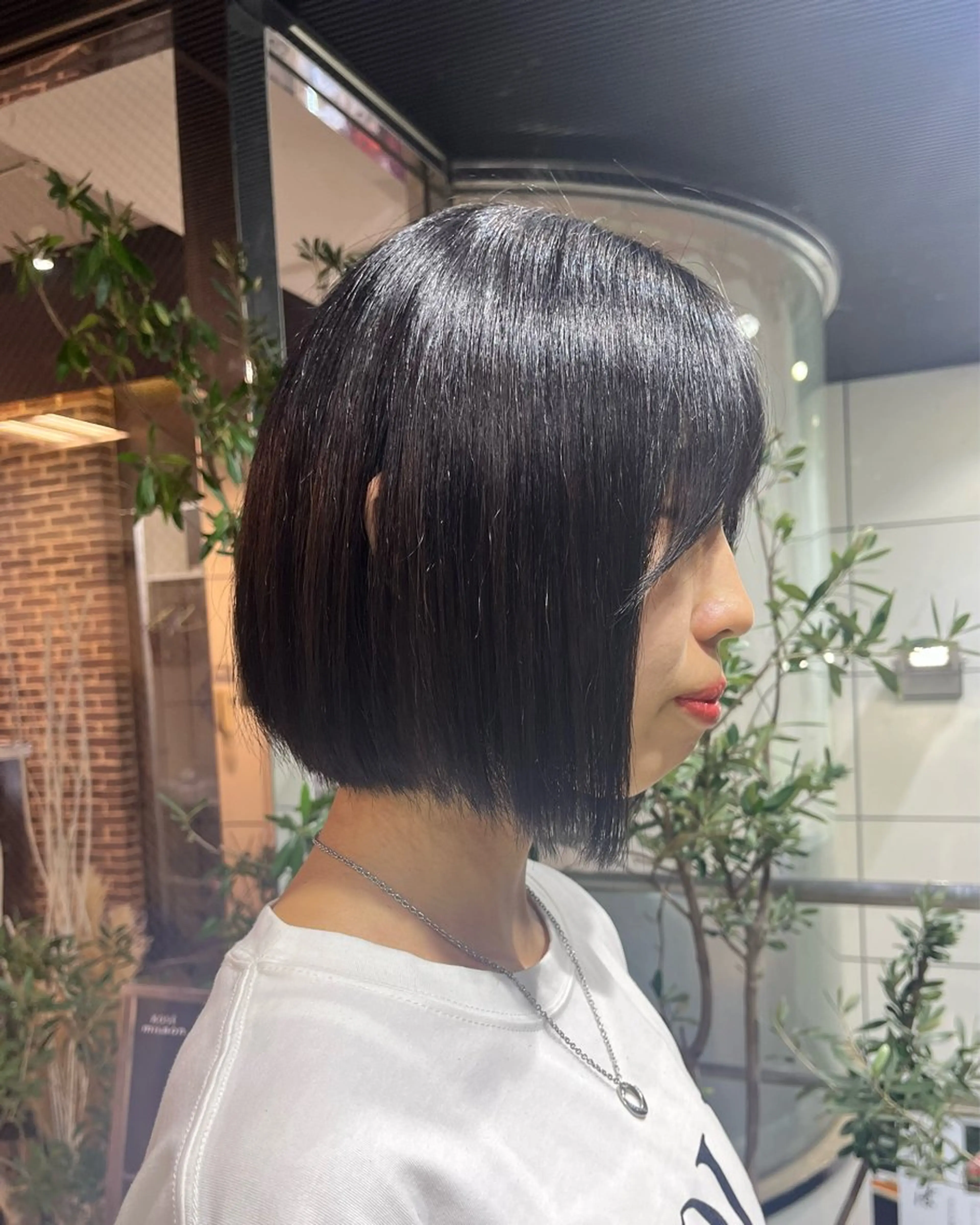 ショート カラー 切りっぱなしボブ ボブ 髪質改善 トリートメント ボブ/暖色カラー コウボヒカルのヘアスタイル