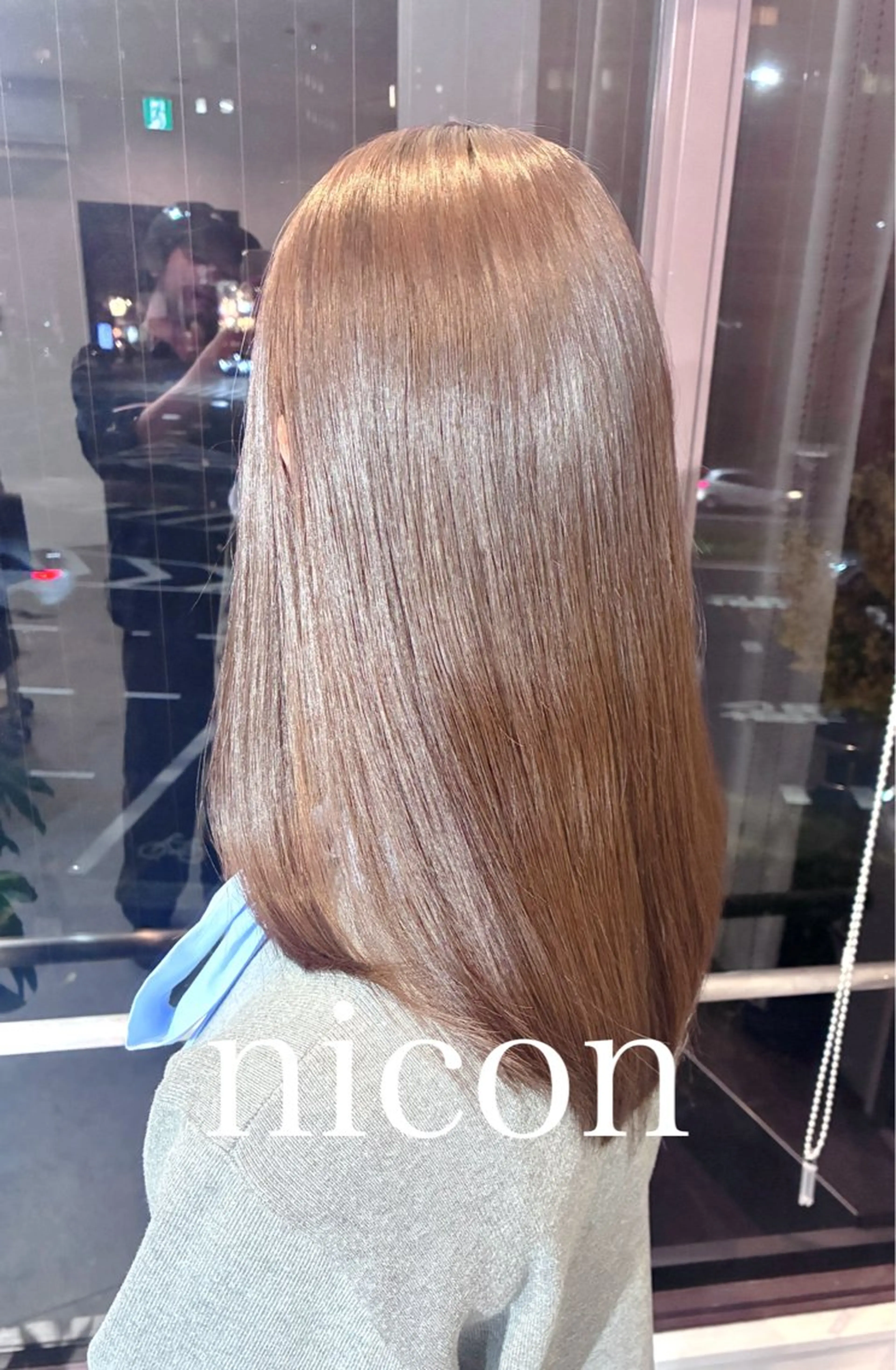 ロング カット ヘアカラー トリートメント ヘッドスパ 髪質改善 上品艶感カラーのヘアスタイル