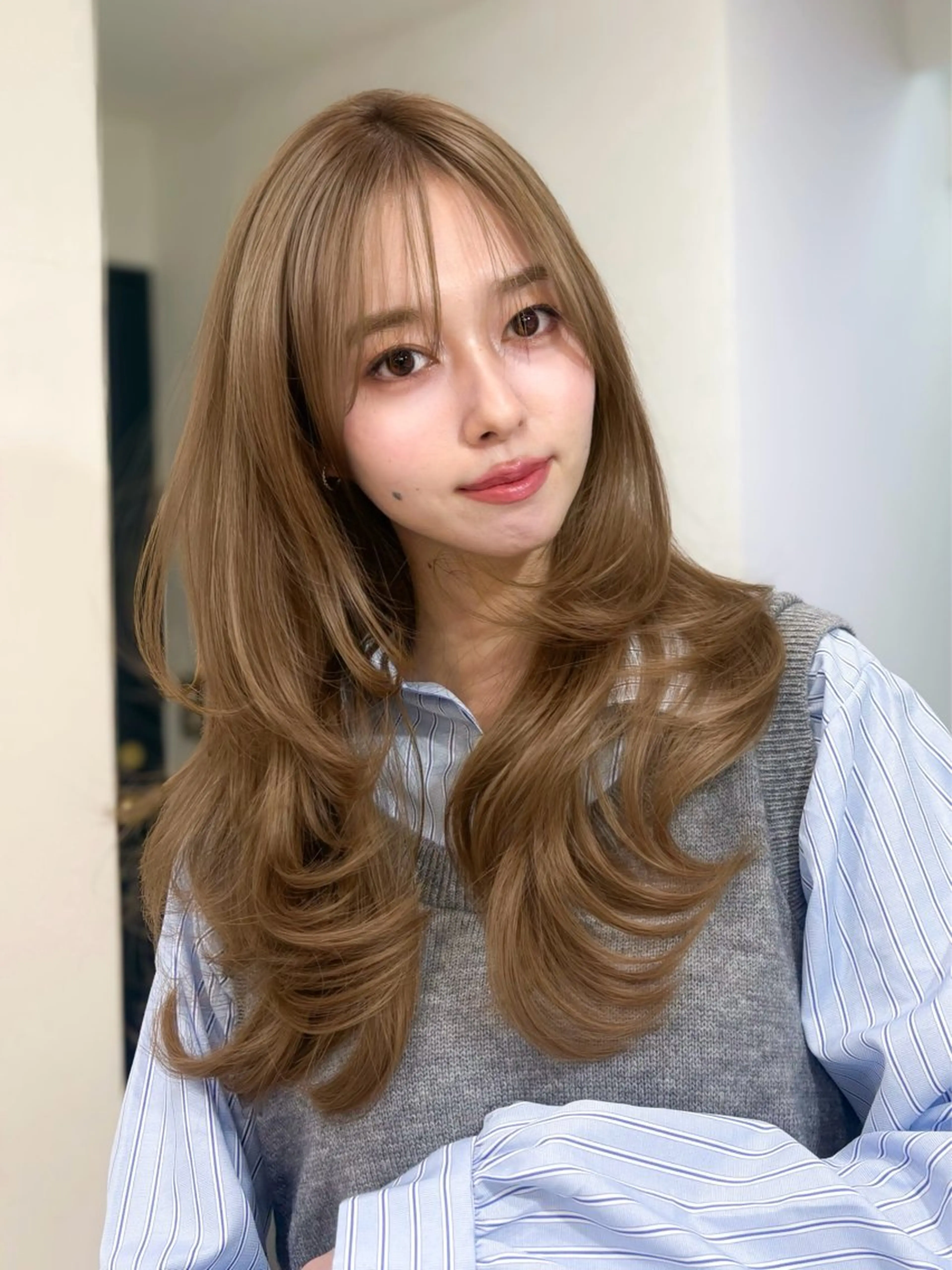 ロング カラー ベージュカラー 韓国風ヘア レイヤーカット 艶髪/モテヘア🎀 MIHOのヘアスタイル