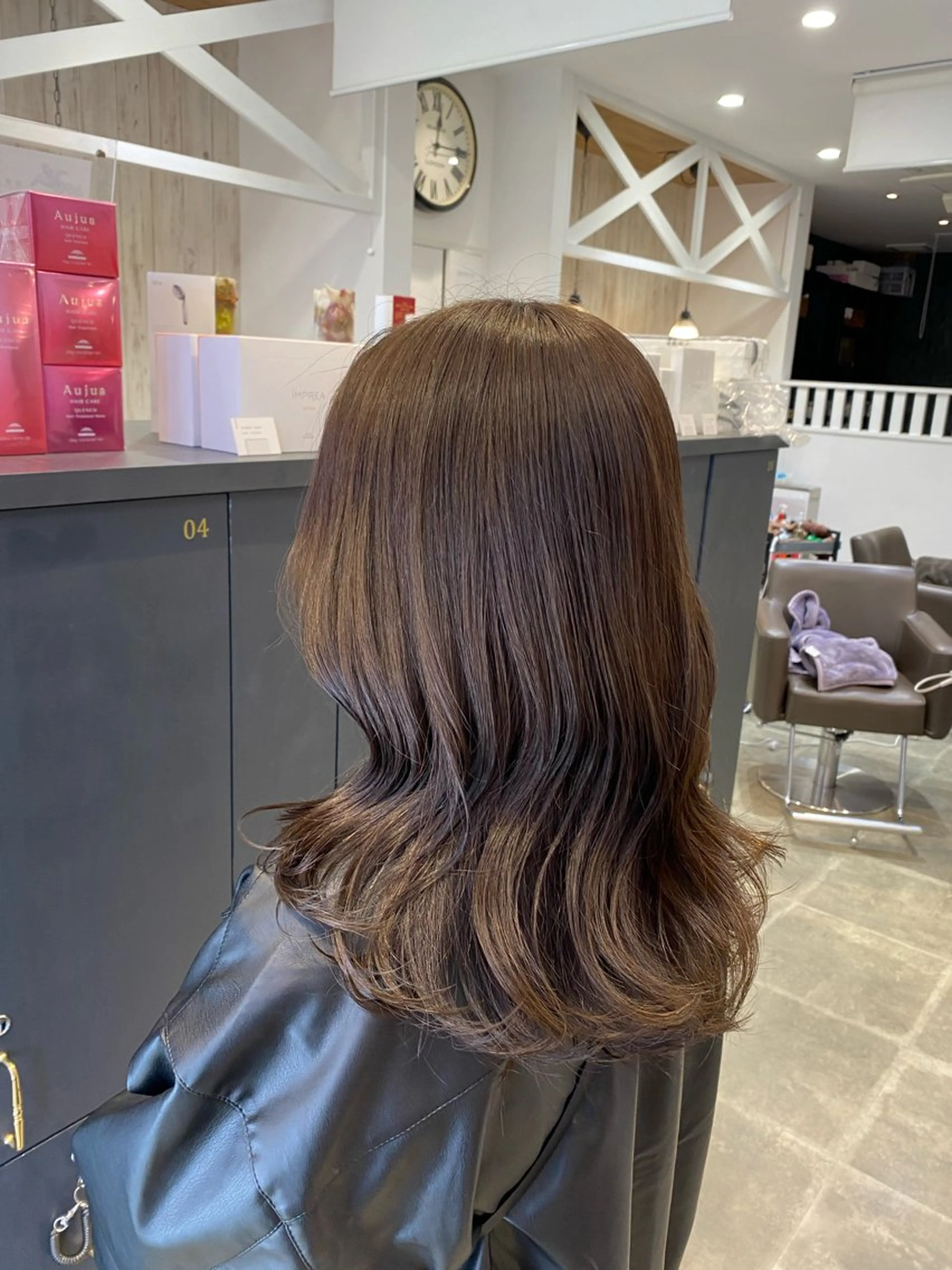 セミロング カラー ベージュカラー 透明感カラー オリーブベージュ 柴田 枝利子のヘアスタイル