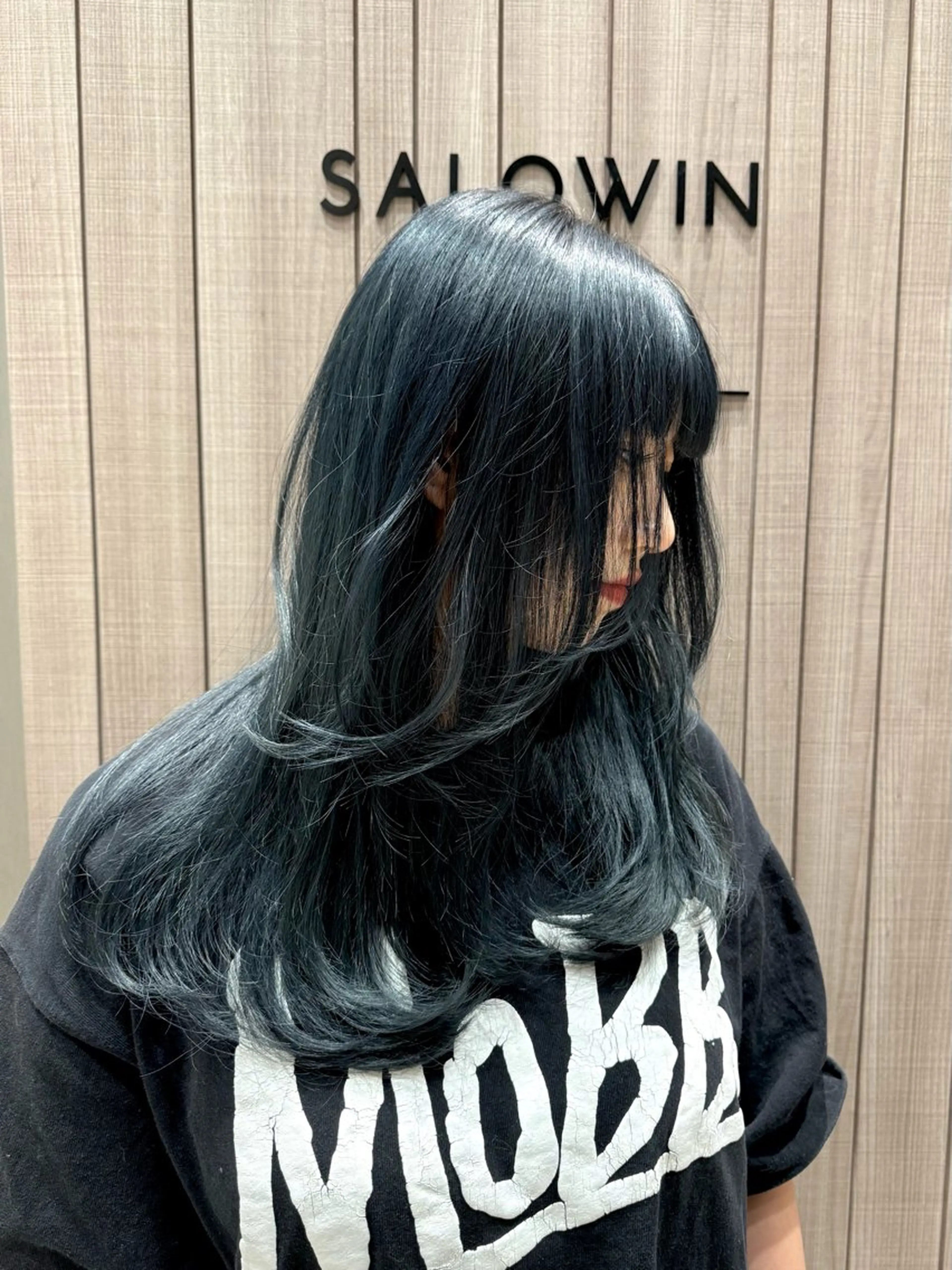 ロング カラー ヘアアレンジ 黒髪 ブルーカラー ブルーブラック 髪質改善 トリートメント ヘアカラー トリートメント SALOWIN京都河原町Suite店所属・外国人風レイヤー/ ハイトーンSHUのヘアスタイル
