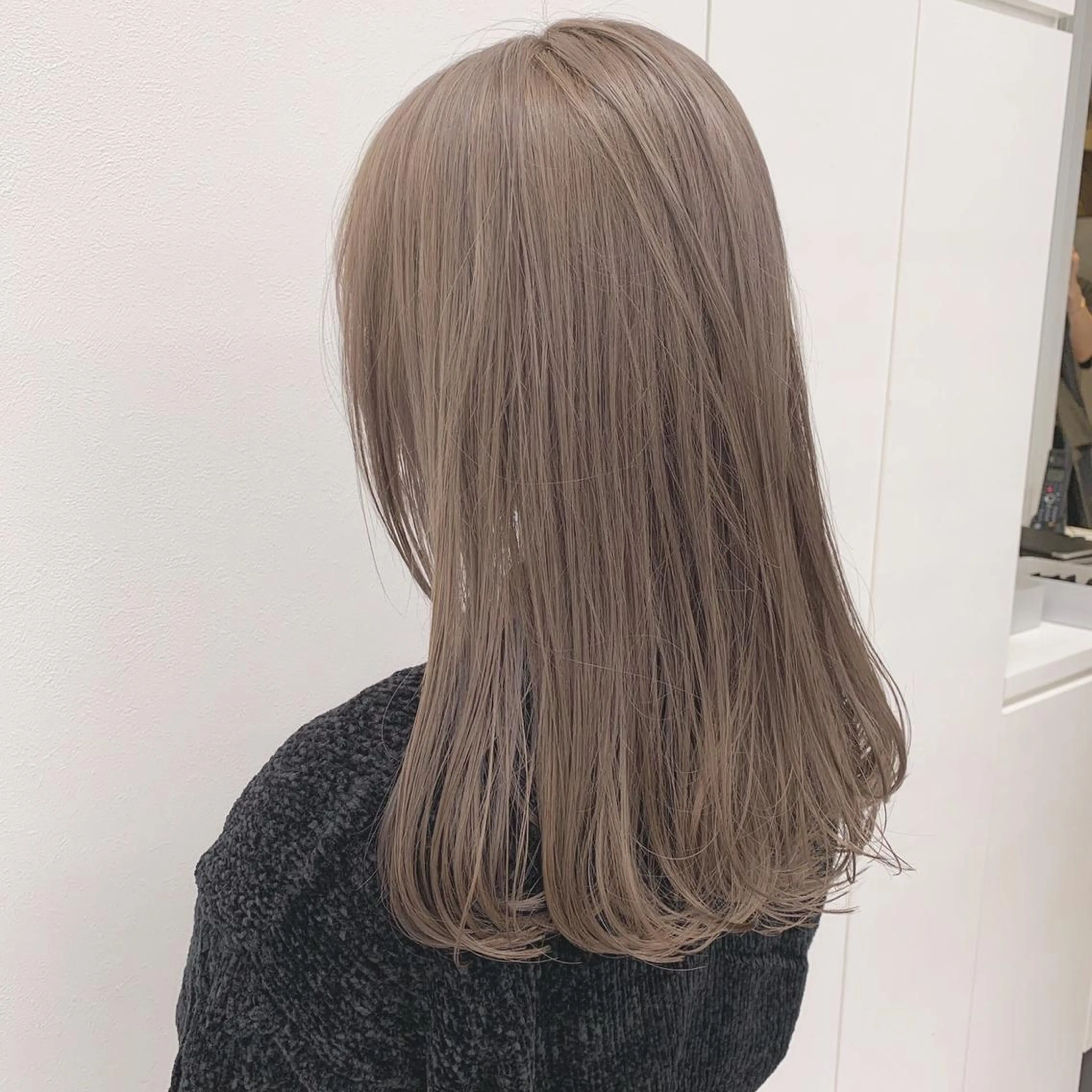 セミロング カラー EGO所属・EGO Top stylistのヘアスタイル