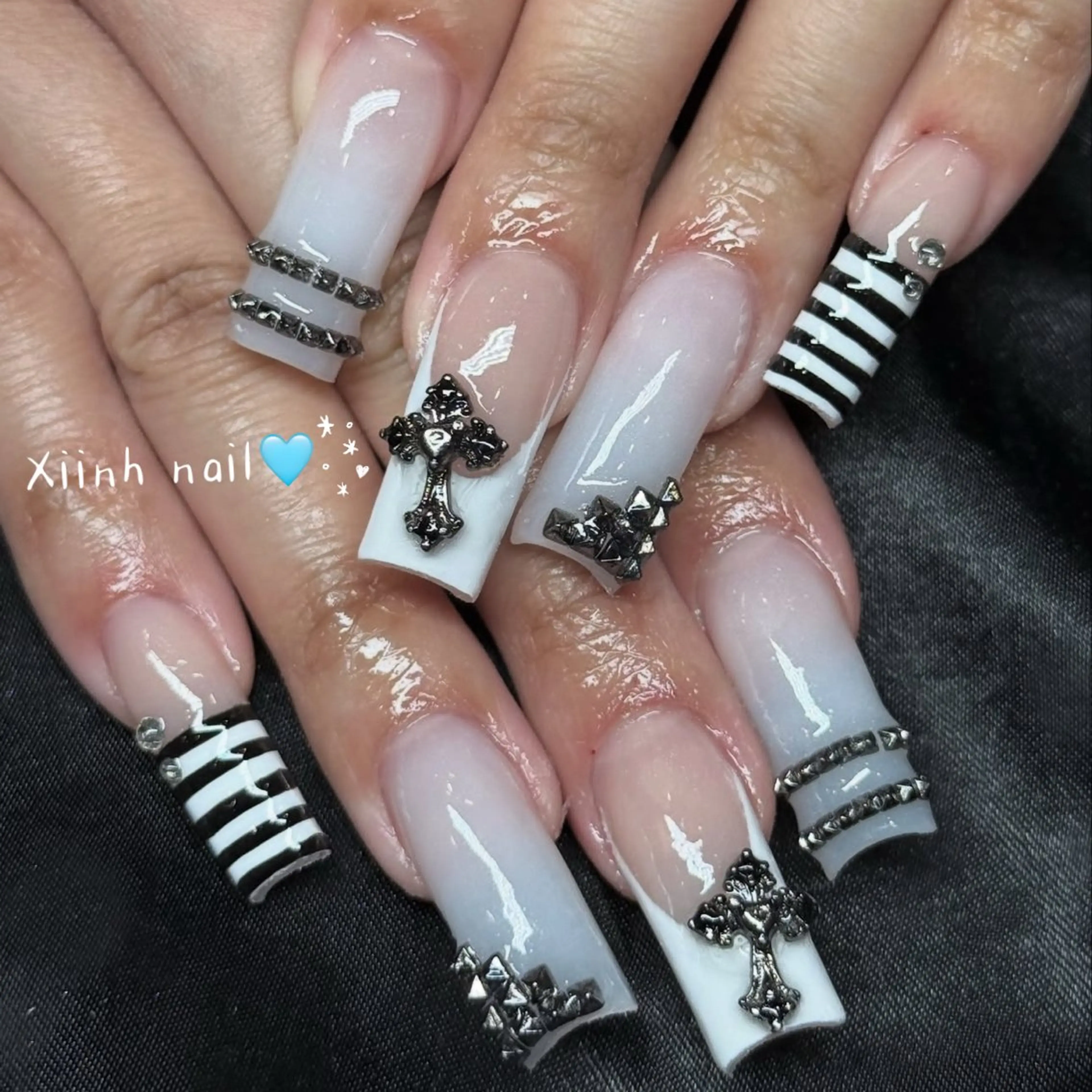 ネイル チークネイル 桜ネイル 長さ出し フットネイル ジェルネイル XIINH NAIL SALONのネイルデザイン