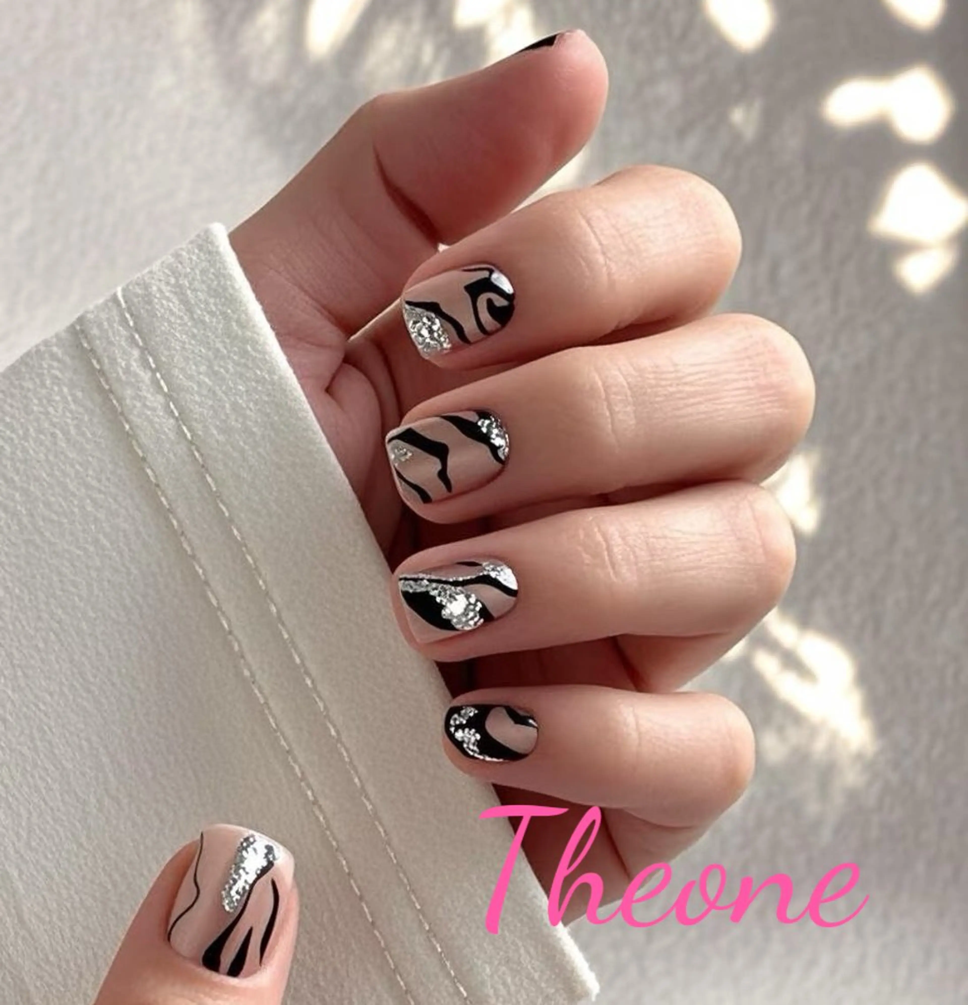 ネイル THE ONE 杉山のネイルデザイン