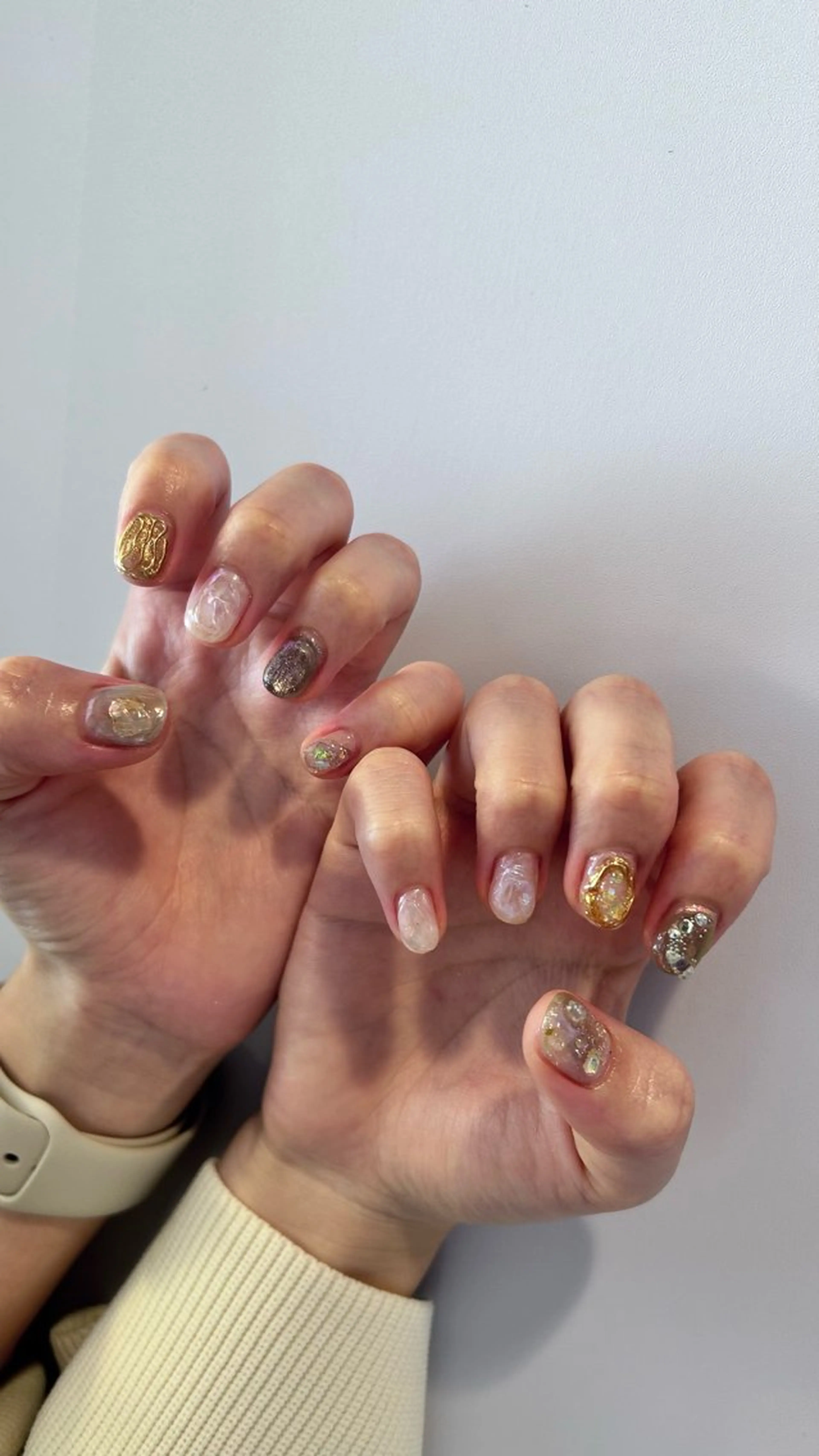 ネイル キラキラネイル ニュアンスネイル ハンドネイル ハンドケア Atelier Ariのネイルデザイン