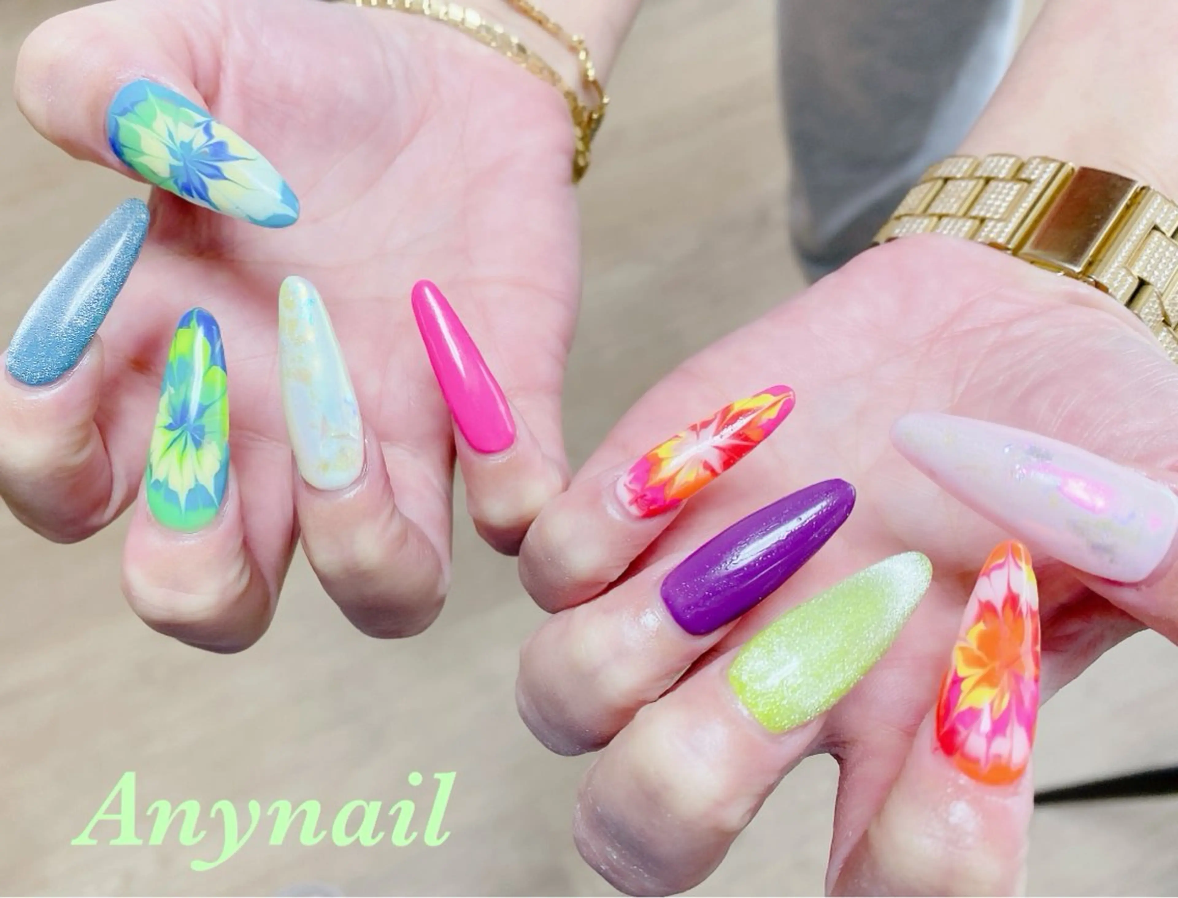 ネイル オーロラネイル ブルー ロングネイル マグネットネイル スカルプネイル ハンドネイル 岩澤 恵子のネイルデザイン