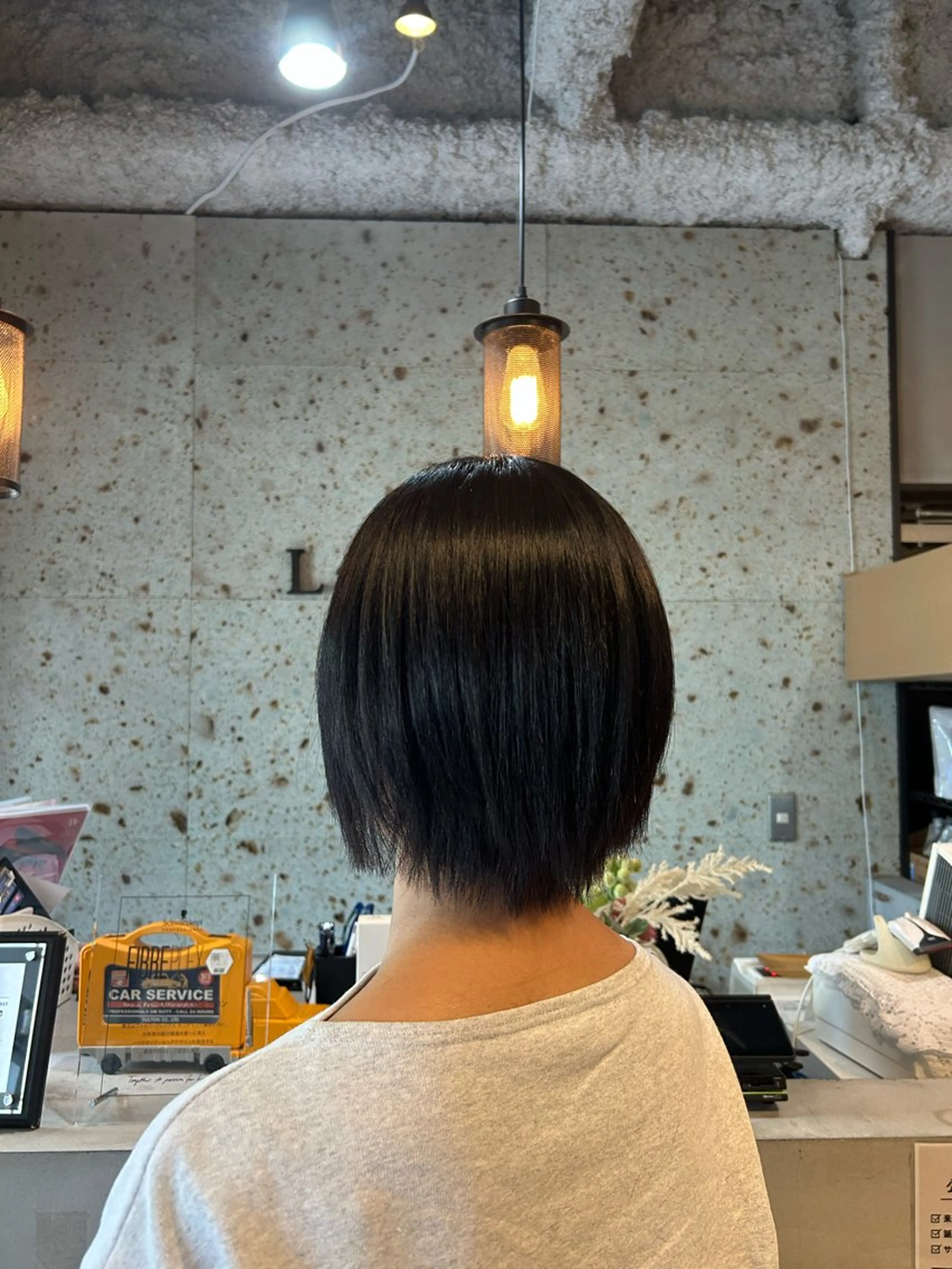 ショート lafith hair Glanz 桂所属・かじももな｜縮毛矯正 ｜透明感カラーのヘアスタイル