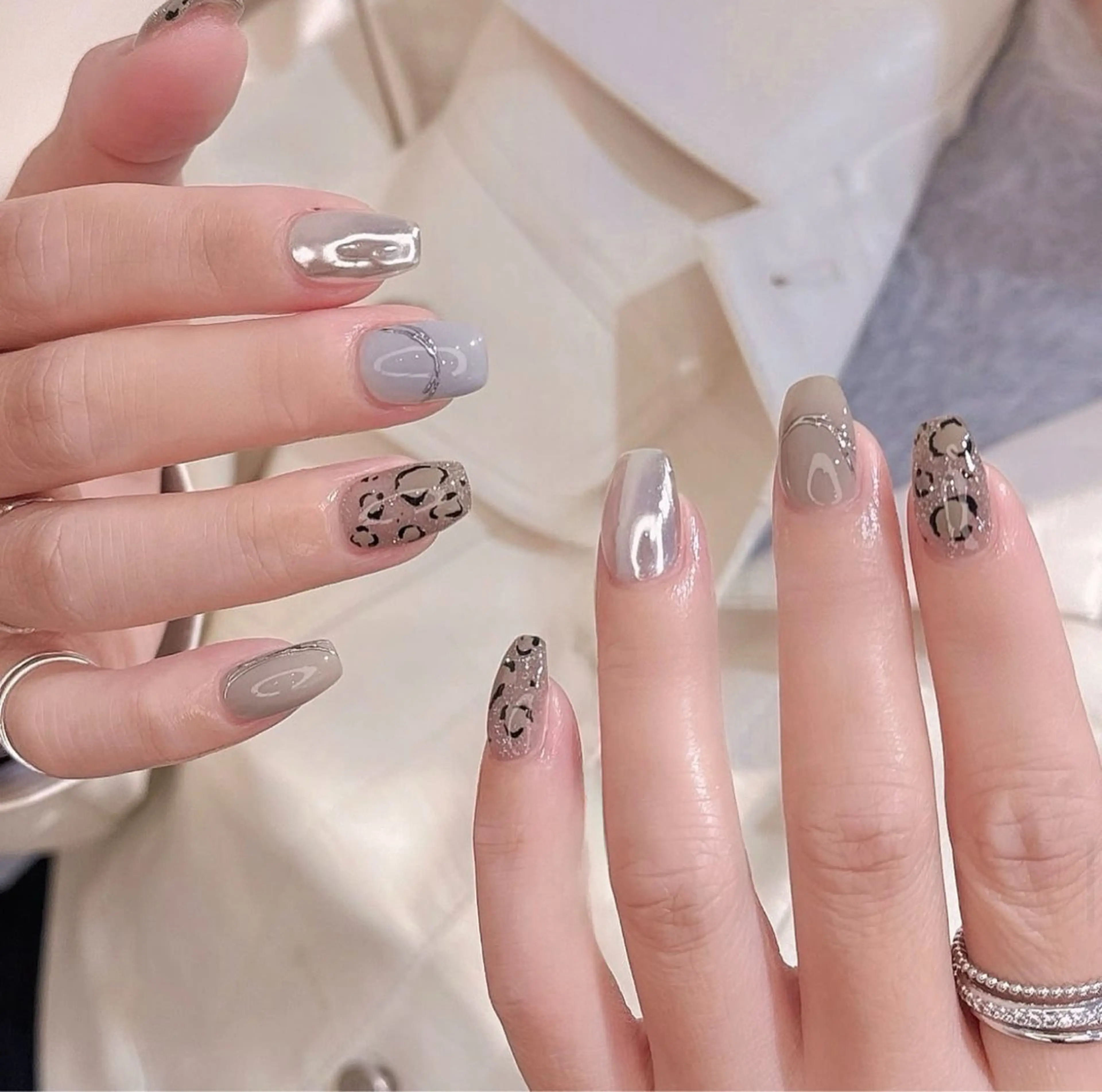 ネイル フレンチネイル キラキラネイル マグネットネイル ミラーネイル ニュアンスネイル Tira Nailのネイルデザイン