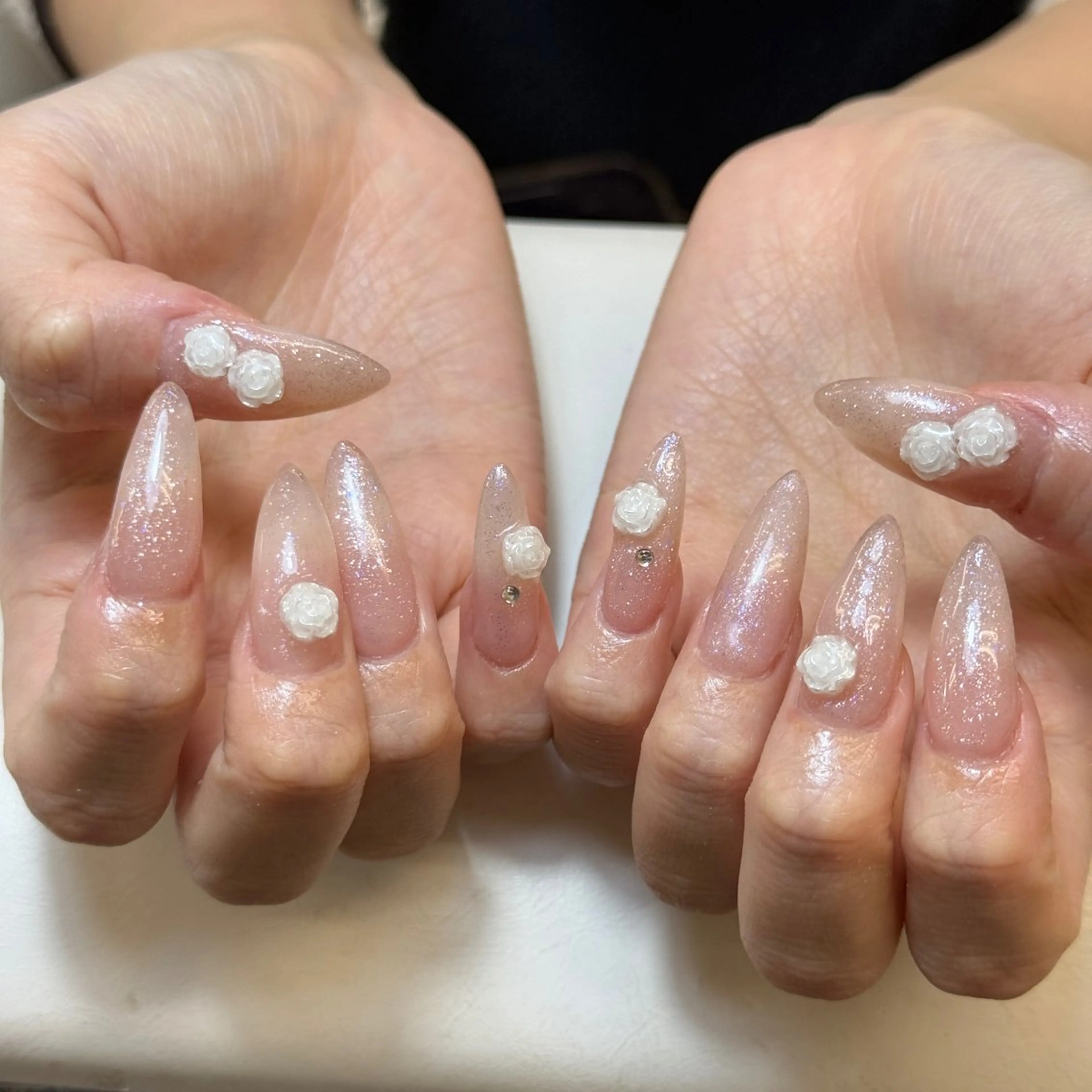 ネイル アートネイル オーロラネイル チークネイル 長さ出し フットネイル Anh 歌舞伎町のネイルデザイン