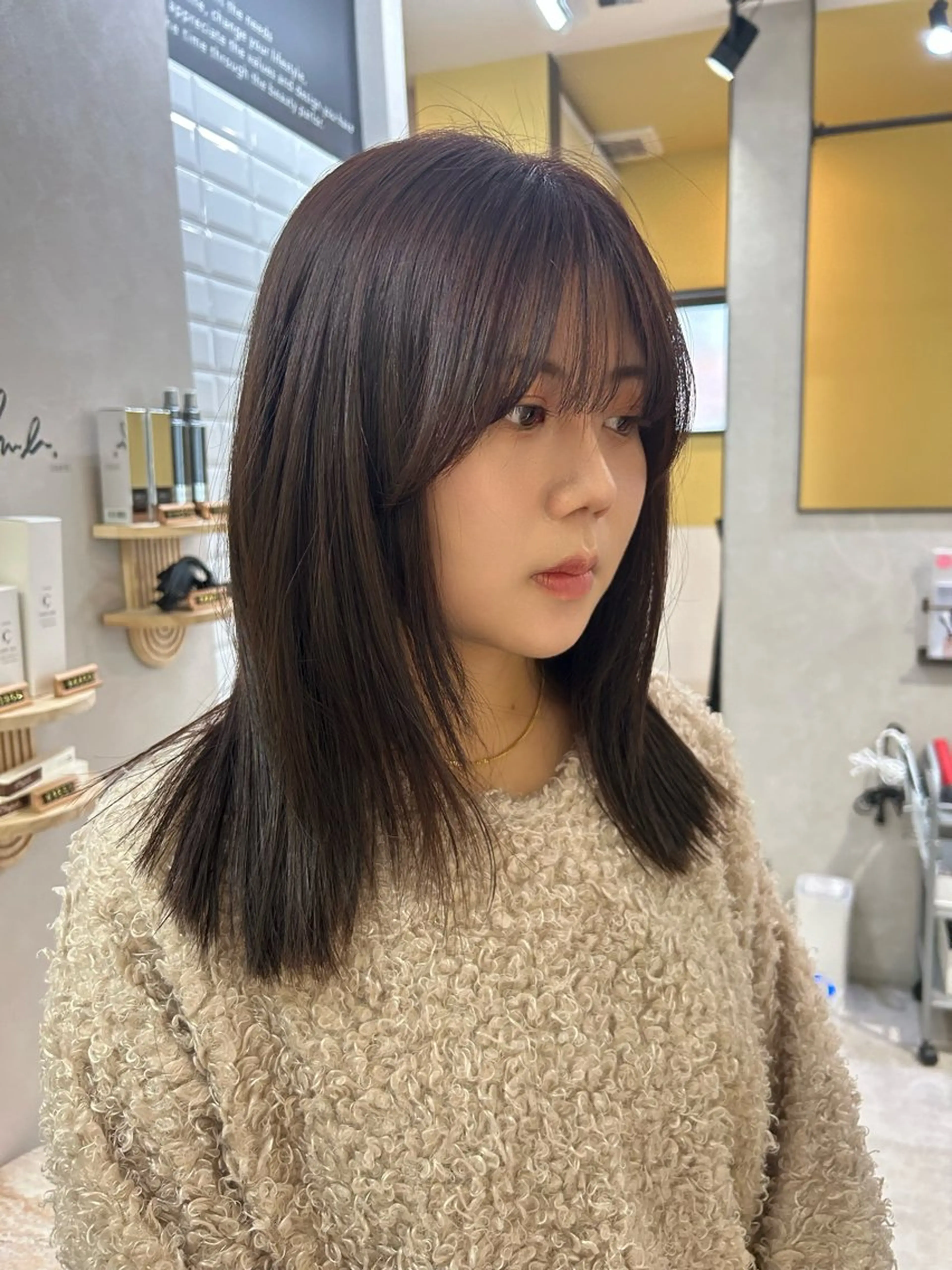 セミロング カラー ブラウンカラー レッドカラー レッドブラウン 顔まわりレイヤー レイヤーカット カット ヘアカラー トリートメント hub hair レイヤー/透明感のヘアスタイル