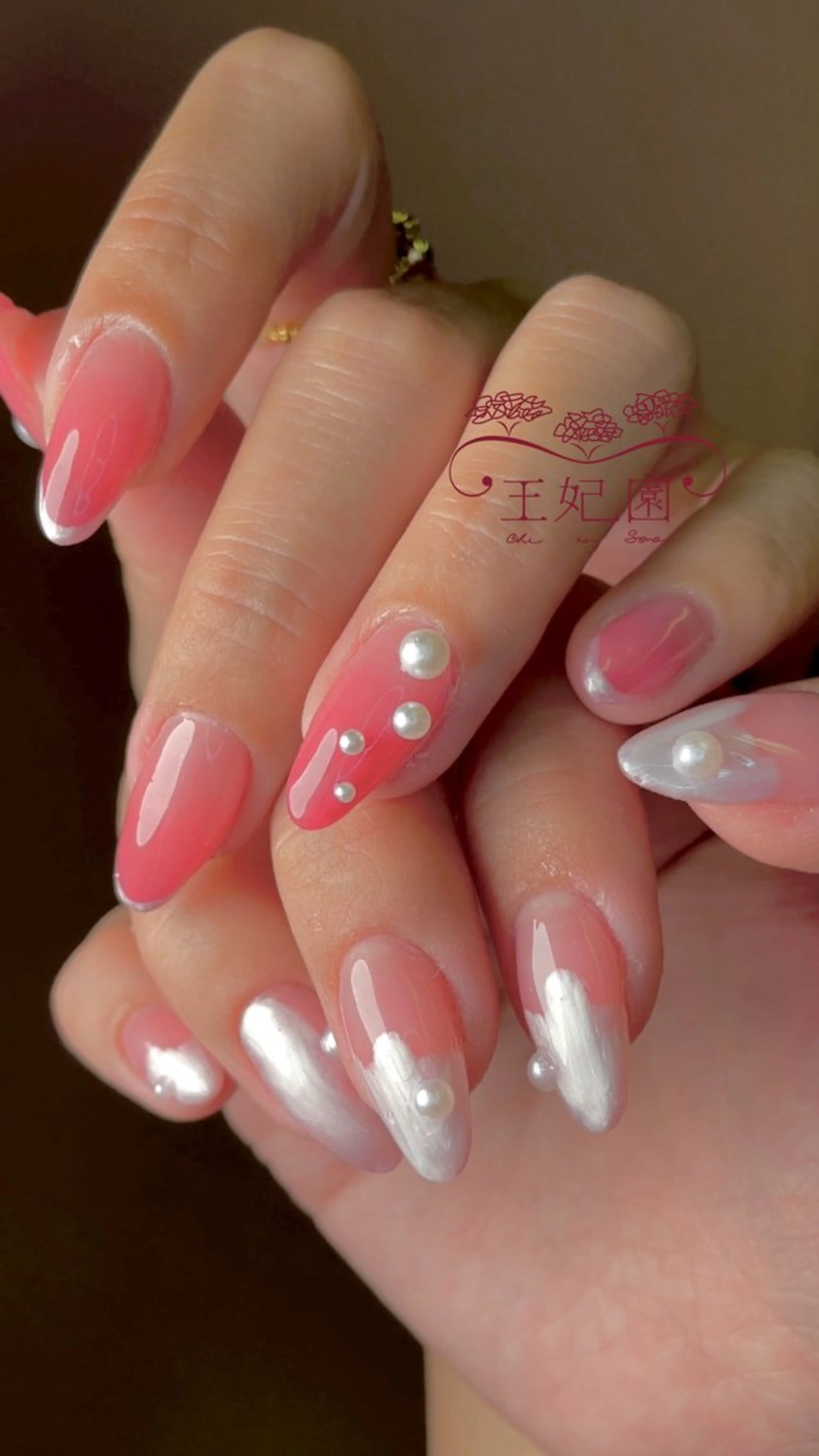 ネイル フレンチネイル ガラスフレンチ グラデーション マグネットネイル 冬ネイル nail salon王妃の園所属・王妃の園 ohinosonoのネイルデザイン