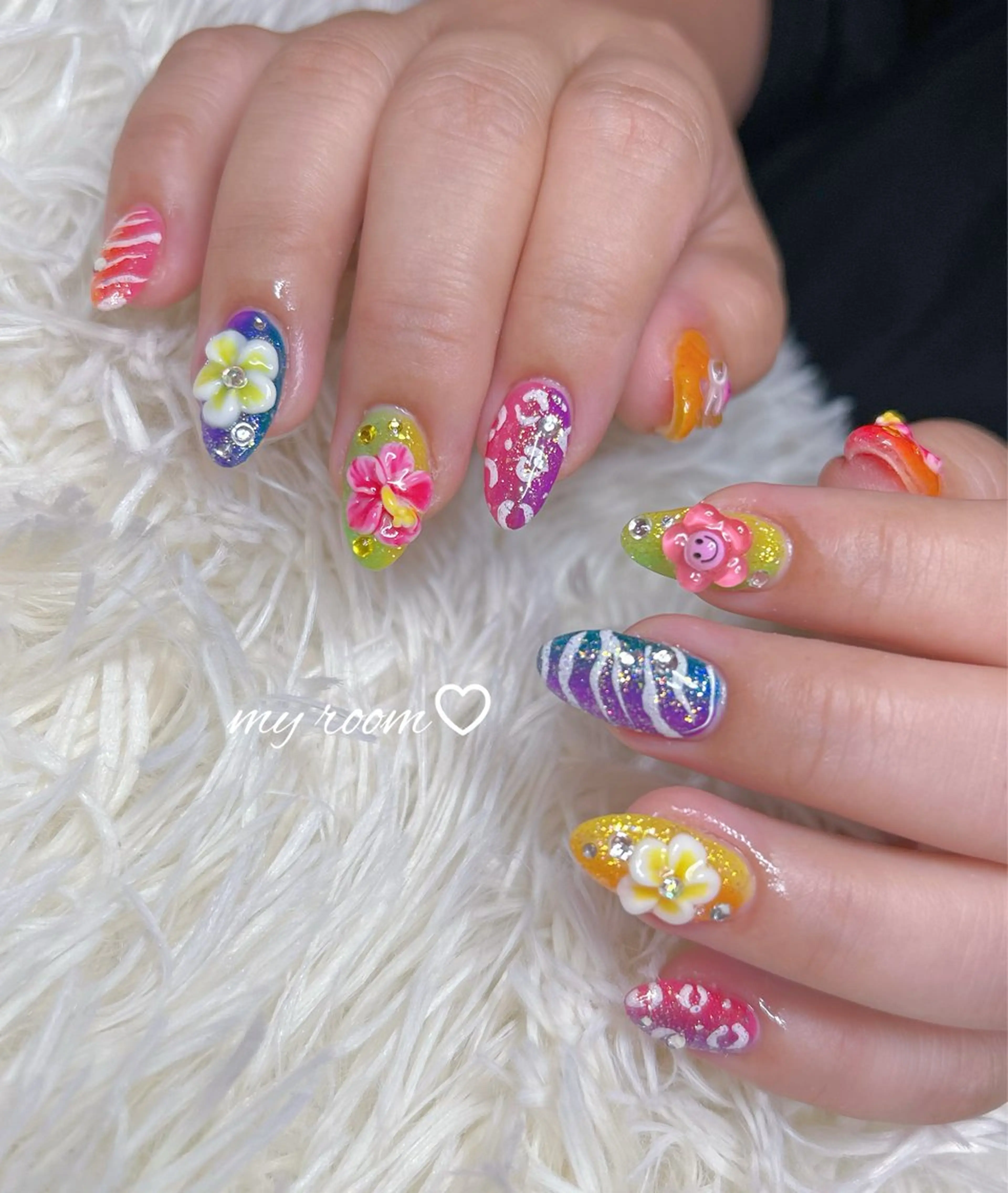 ネイル うるま市サロン Yuko Izawaのネイルデザイン