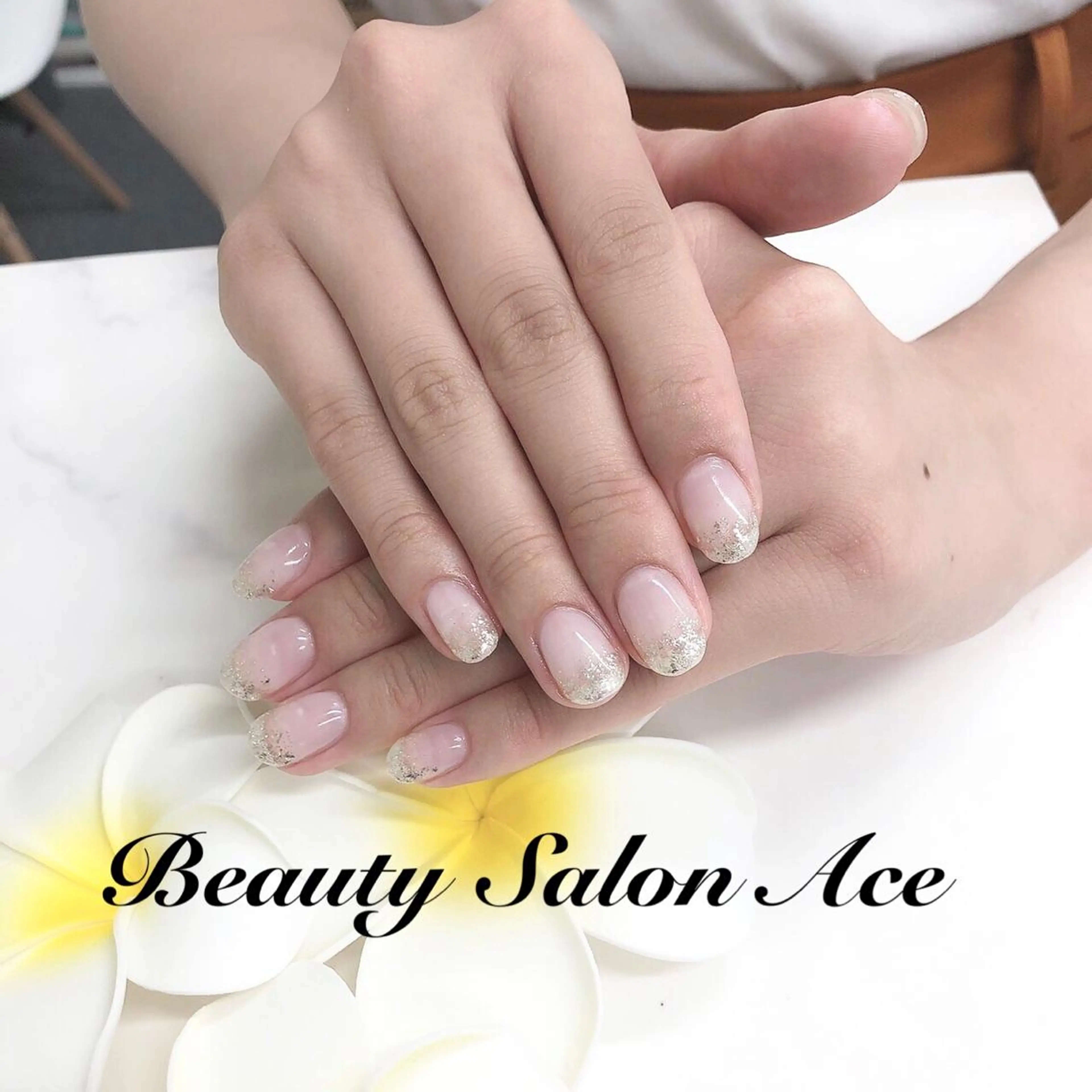 ネイル アートネイル ジェルネイル グラデーション ラメ(グリッター) ラメグラデーション ハンドネイル ハンドケア Beauty Salon Ace(ネイルサロン エース)所属・池袋フィルイン Ace♡長さだしのネイルデザイン