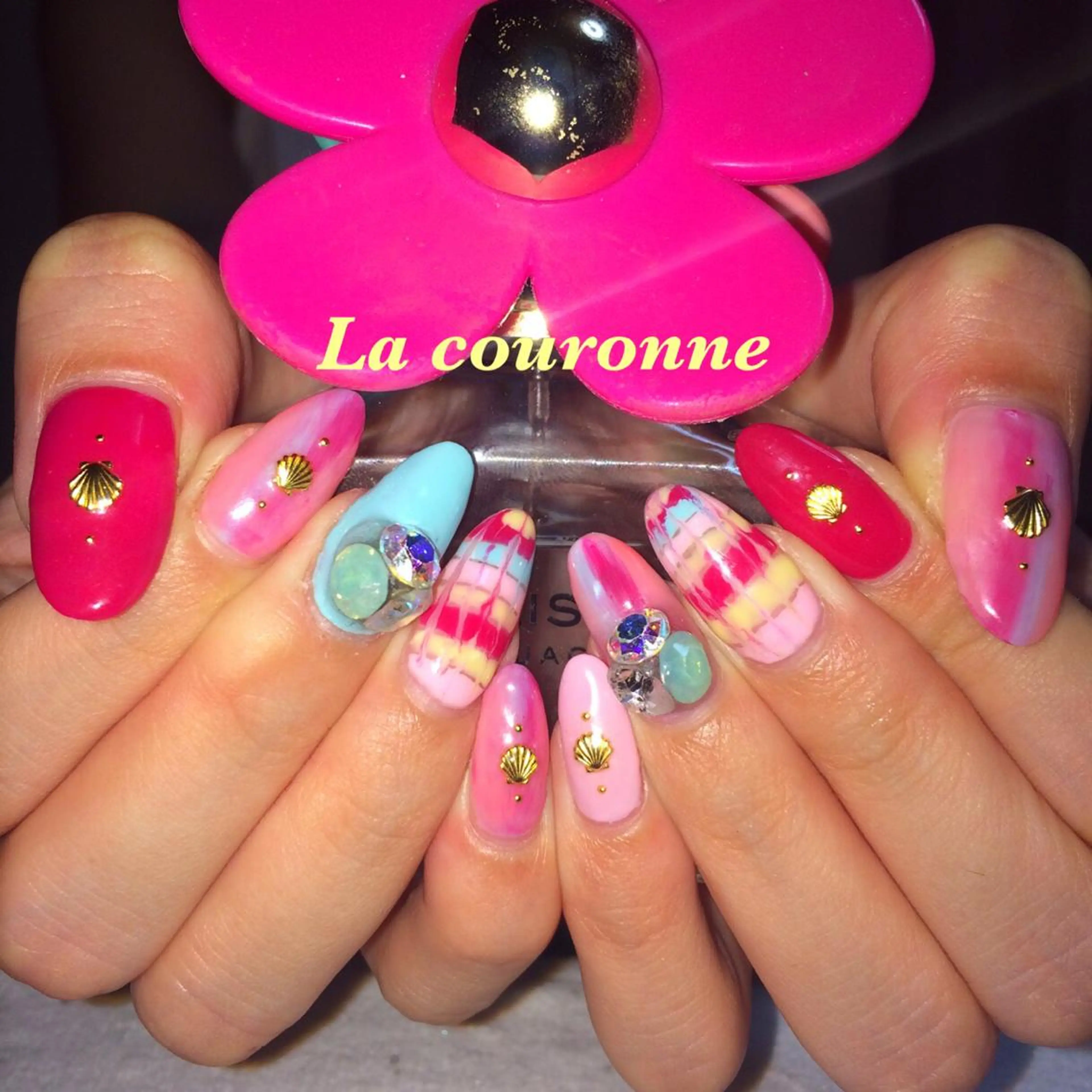 ネイル Lacouronne NATSUMIのネイルデザイン