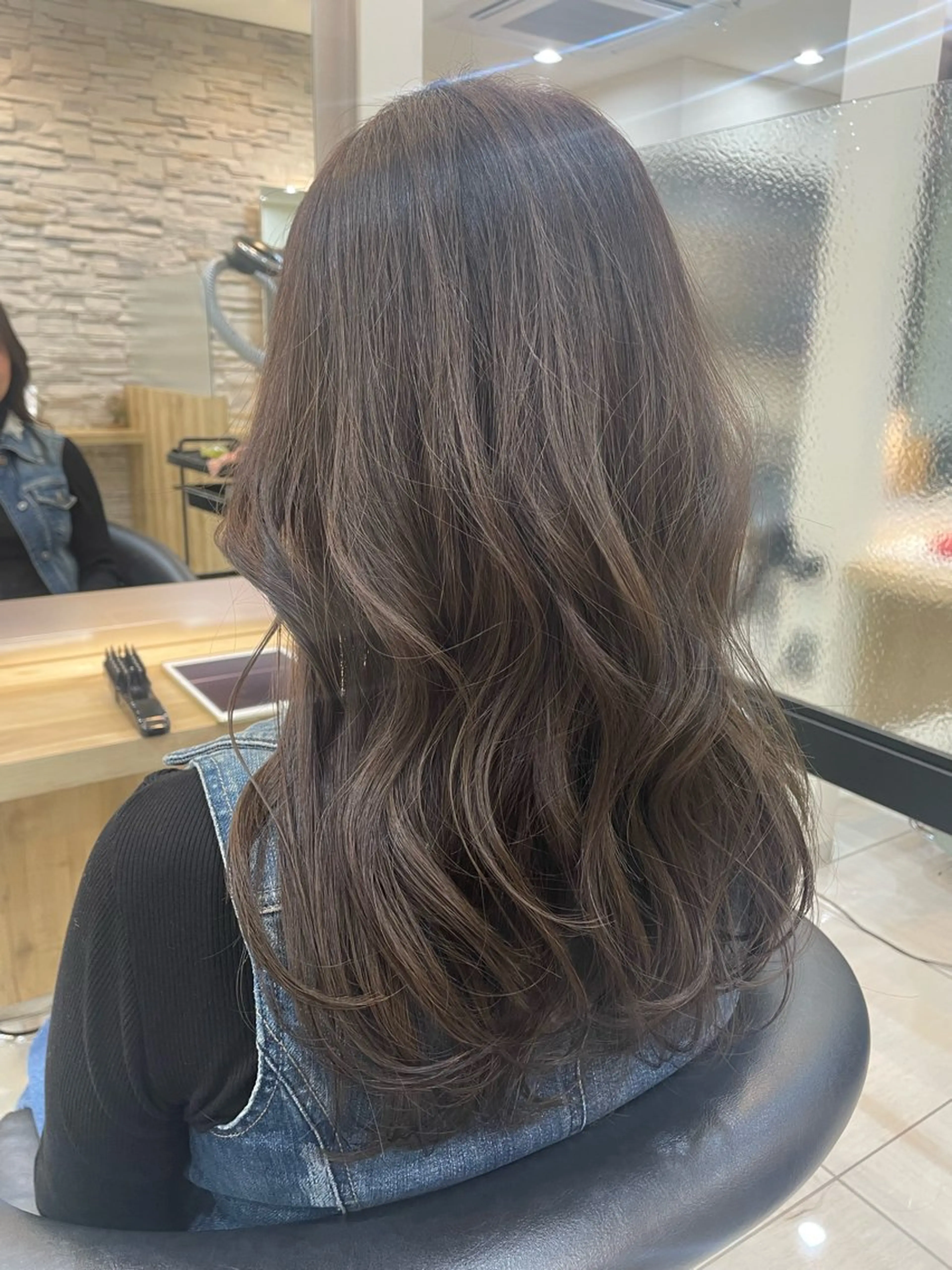 セミロング カラー アッシュ ベージュカラー 透明感カラー イルミナカラー 髪質改善 カット ヘアカラー トリートメント 田野倉NEXT店 美髪ニストのヘアスタイル