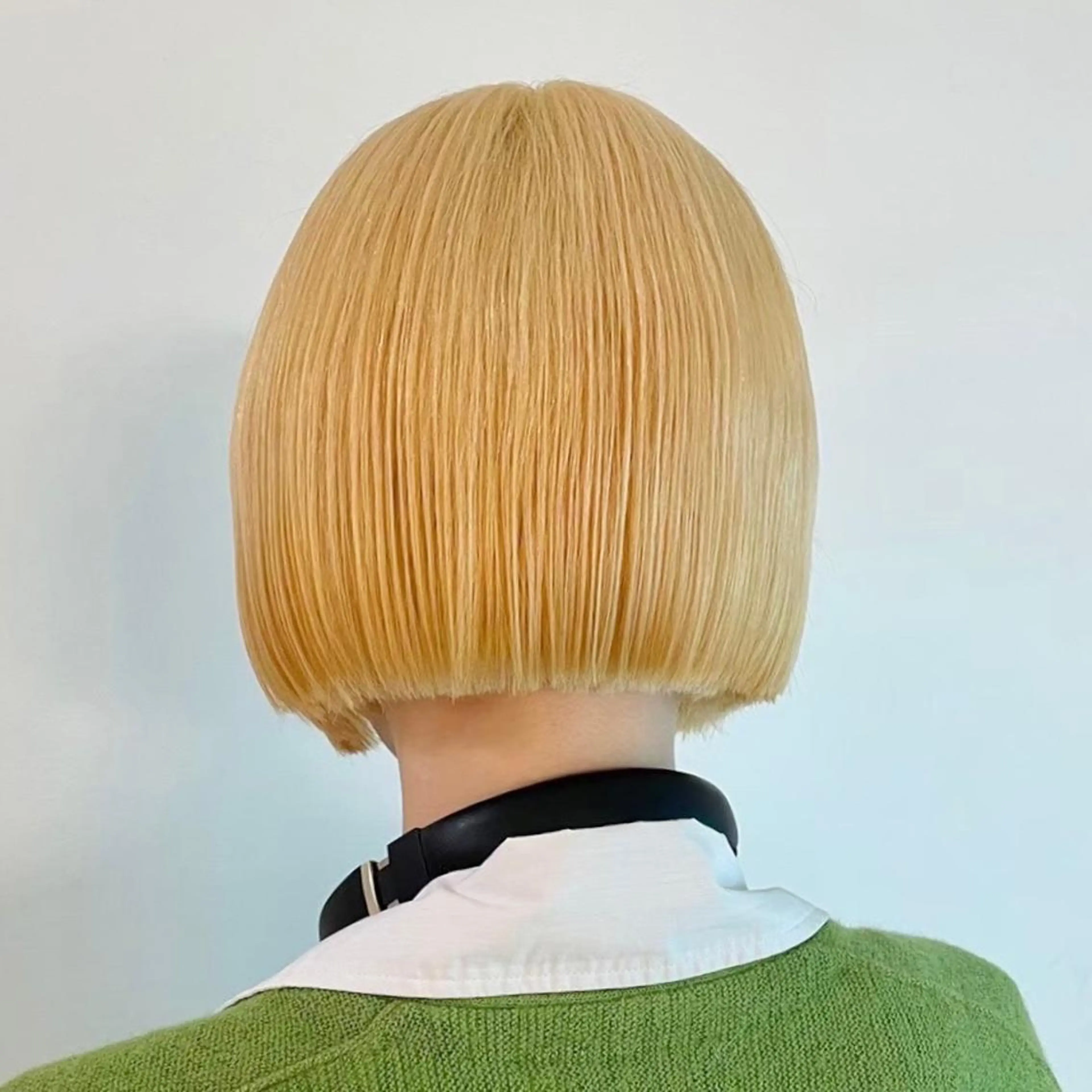 ショート カラー 切りっぱなしボブ 抜きっぱなしブロンド ブロンド ダブルカラー ハイトーンカラー ヘアカラー 𝙎𝙚𝙞𝙧𝙖 ☆カット/パーマのヘアスタイル