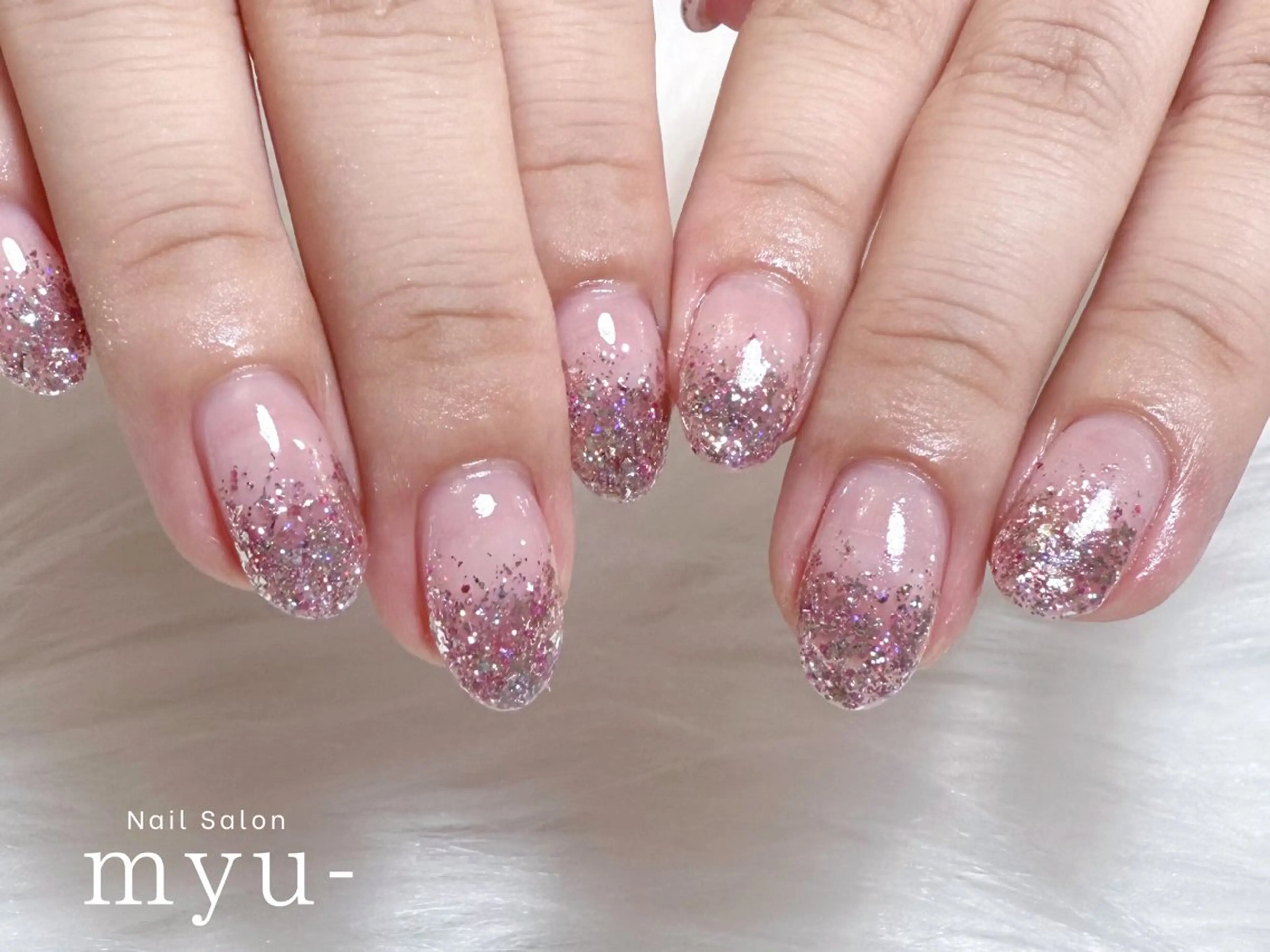 〔オフ込み〕ハンドラメグラデーションの写真