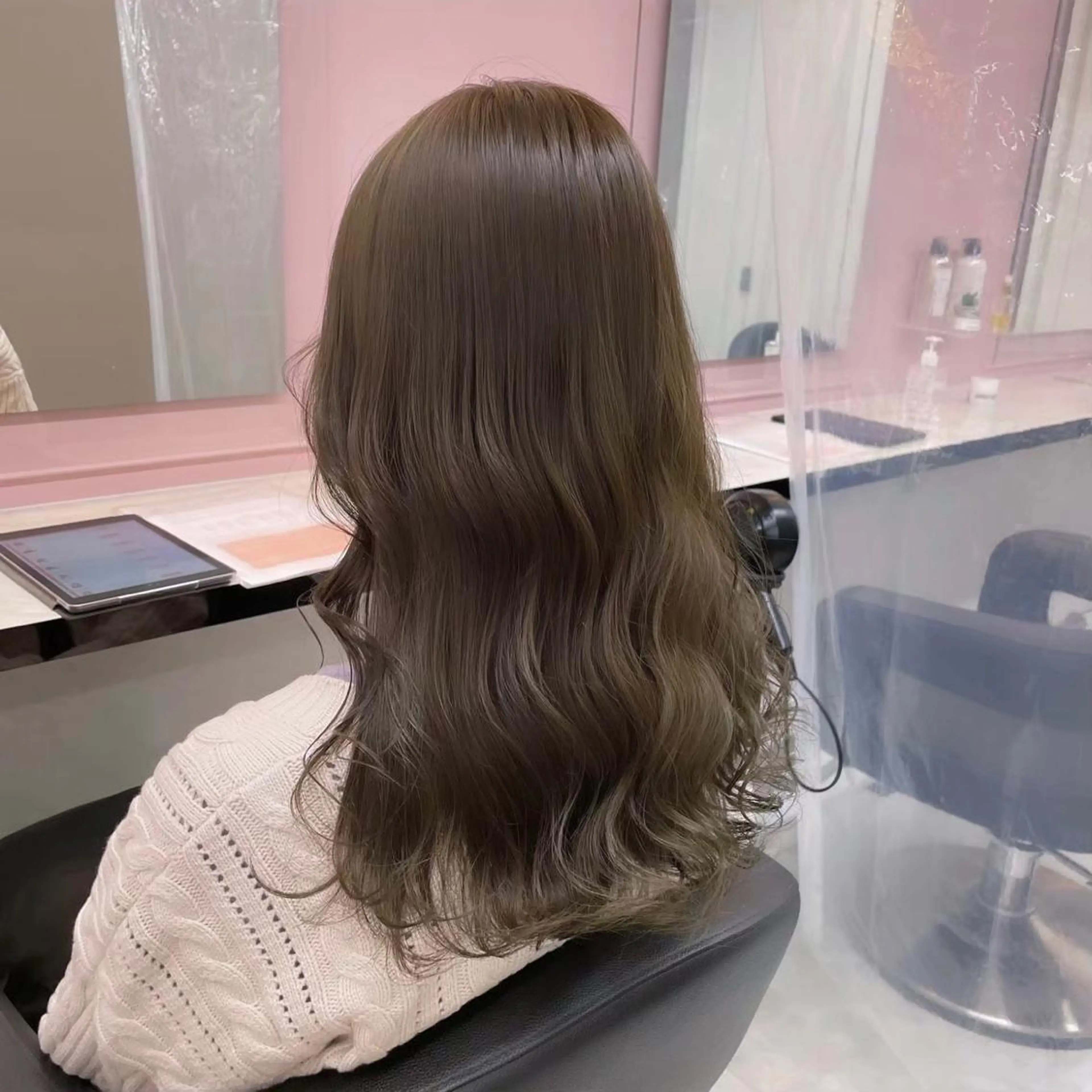 セミロング カラー 似合わせカット EMIL/上野駅近 /ブリーチ縮毛矯正のヘアスタイル