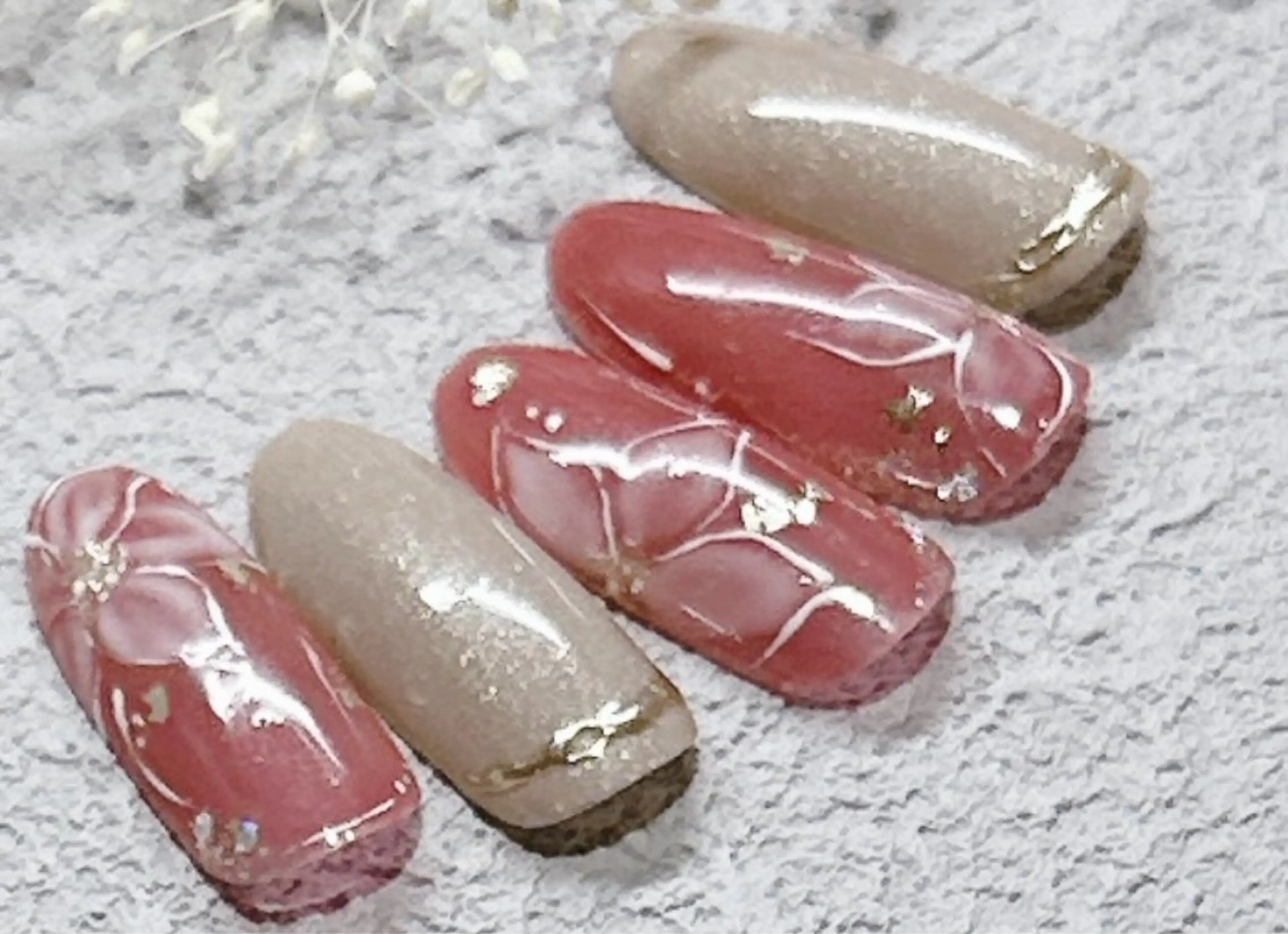 ネイル オーロラネイル ジェルネイル ニュアンスネイル オフィスネイル シンプルネイル ネイルサロン パールのネイルデザイン