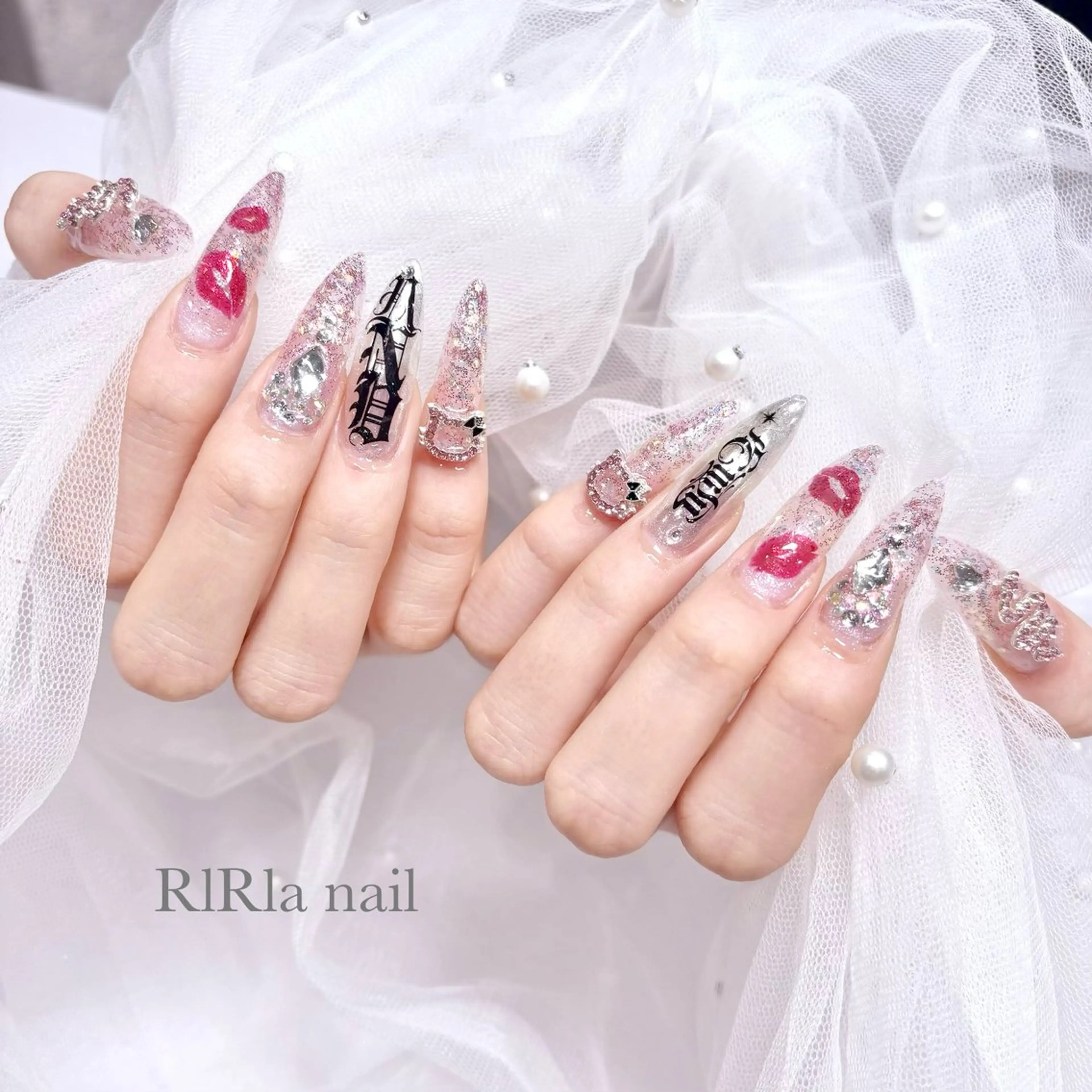 ネイル アートネイル フラッシュネイル キラキラネイル ハンドネイル 🎀『RlRia』（GO TODAY シェアサロン 横浜Solace店内）🎀所属・RlRia .のネイルデザイン