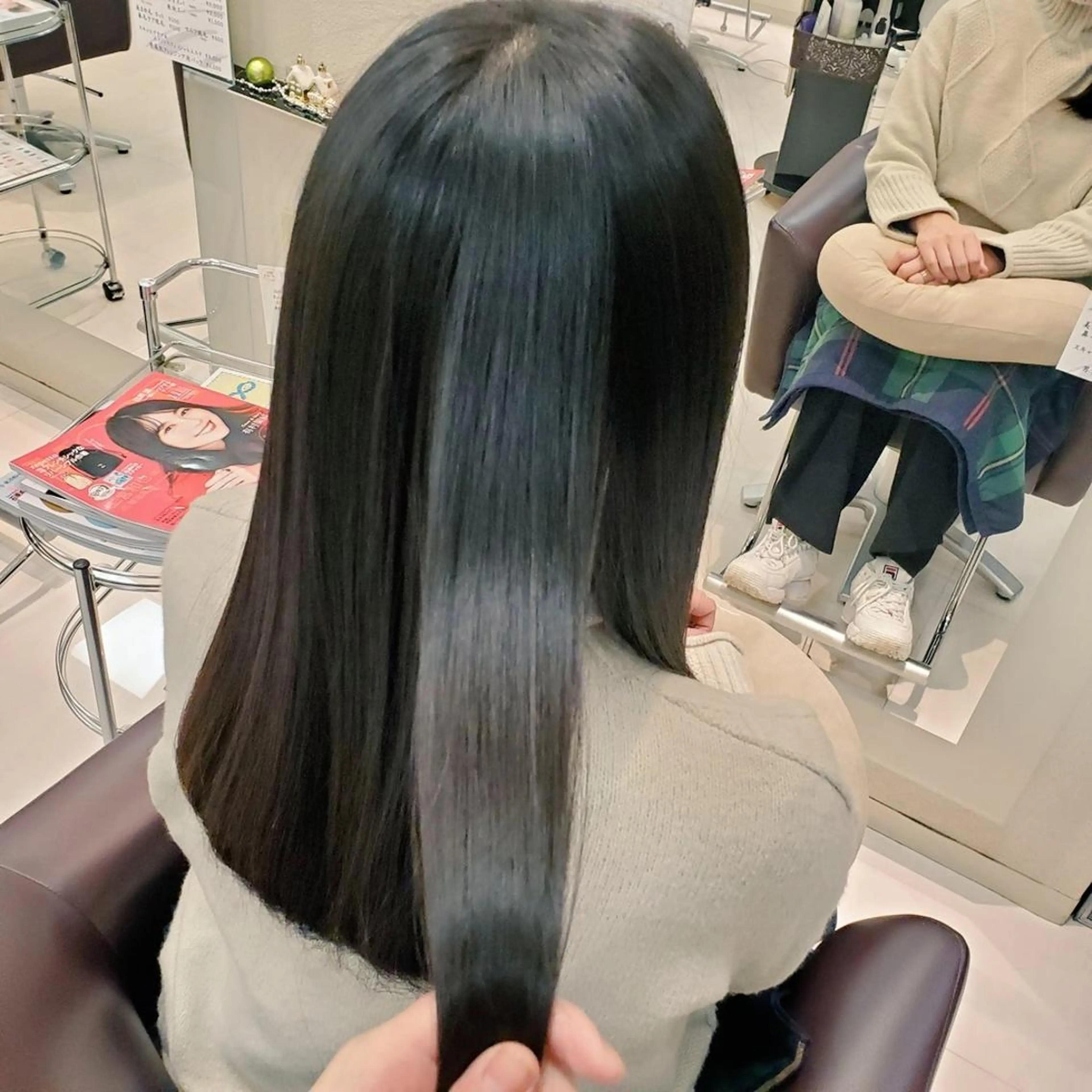 うる艶トリートメント(シャンプーブロー込み)の写真