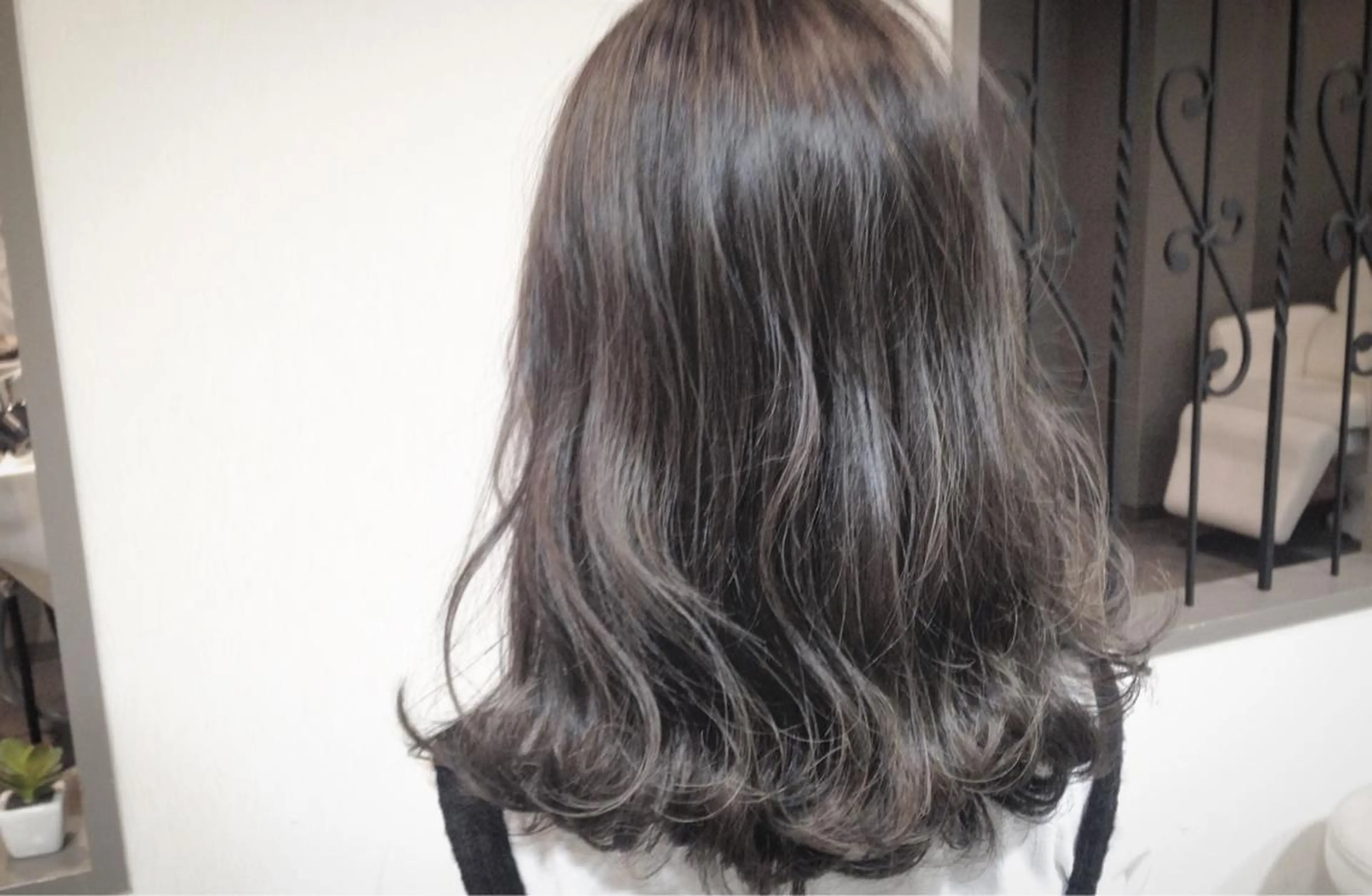 ミディアム カラー ネイル マツエク・マツパ ハイライトカラー イルミナカラー ハイライト トリートメント 🌈髪質改善カラーの 🌈坂本侑樹のヘアスタイル