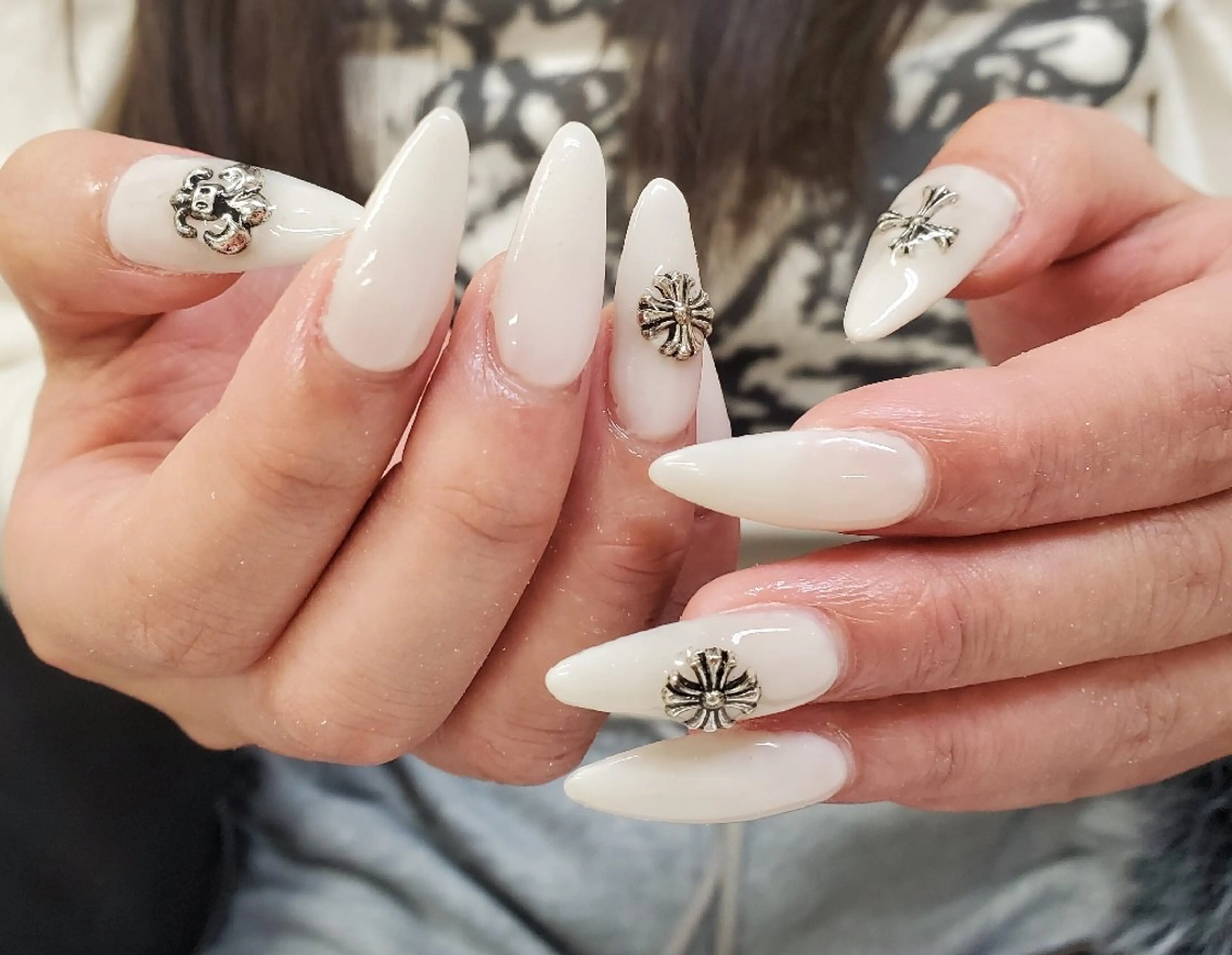 ネイル スカルプネイル シンプルネイル ホワイト ハンドネイル Nail 🌱TSUBASAのネイルデザイン