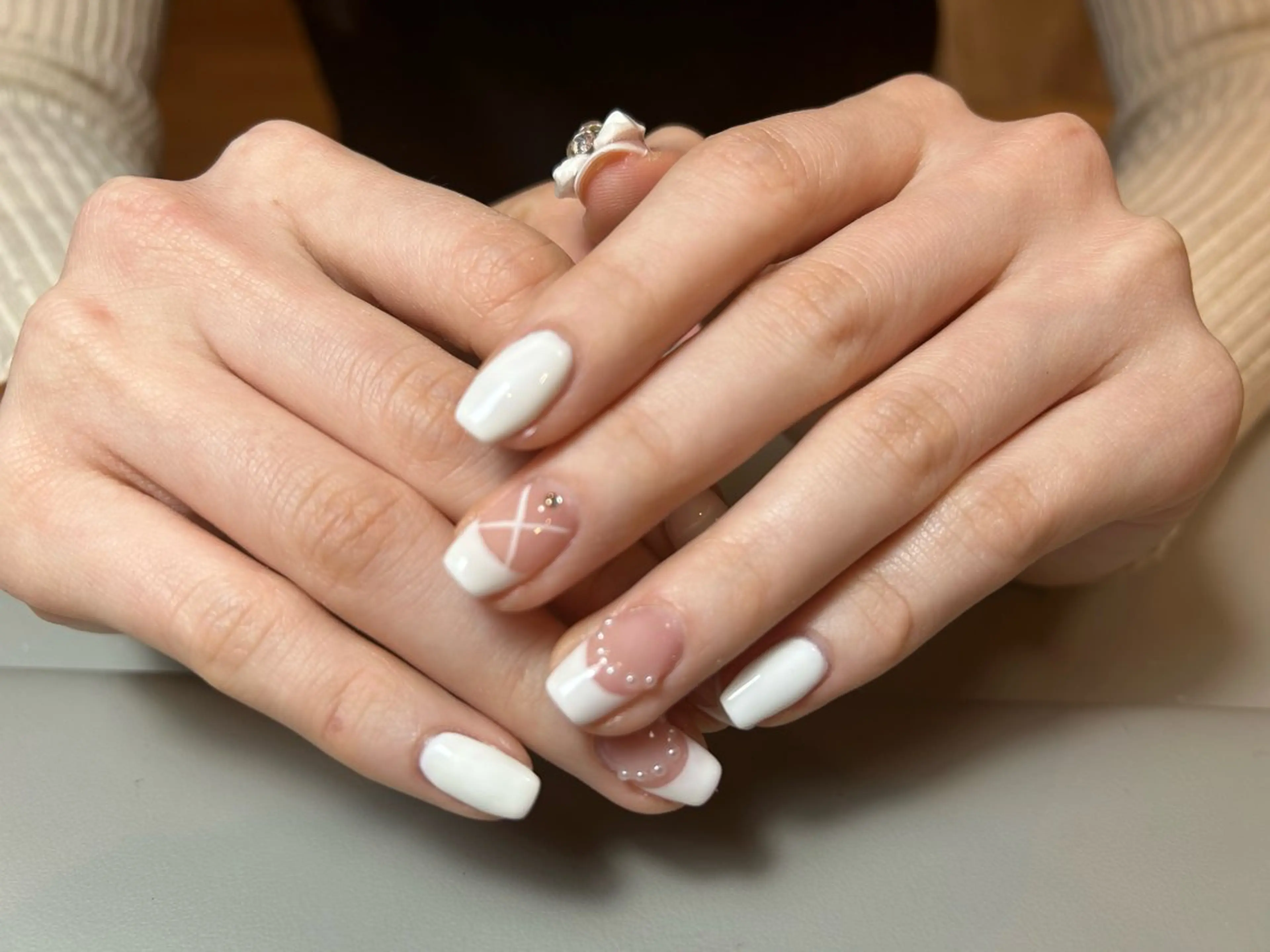 ネイル オーロラネイル 長さ出し フレンチネイル ジェルネイル ガラスフレンチ ハンドネイル 🌟桜beauty 🌟プロ ネイリストのネイルデザイン