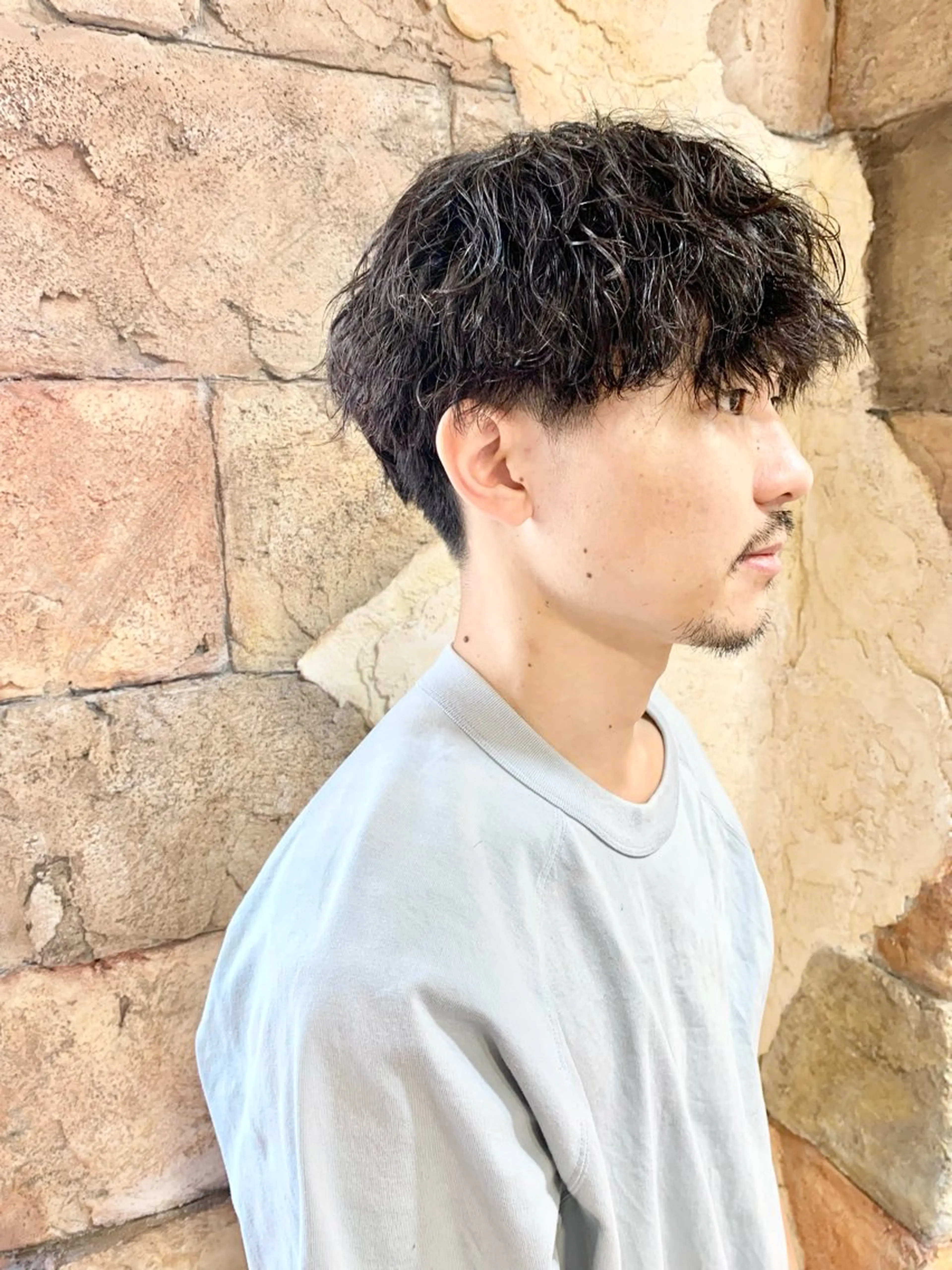 メンズカット+眉カット+波巻きパーマ/ツイストスパイラル/スペインカールの写真