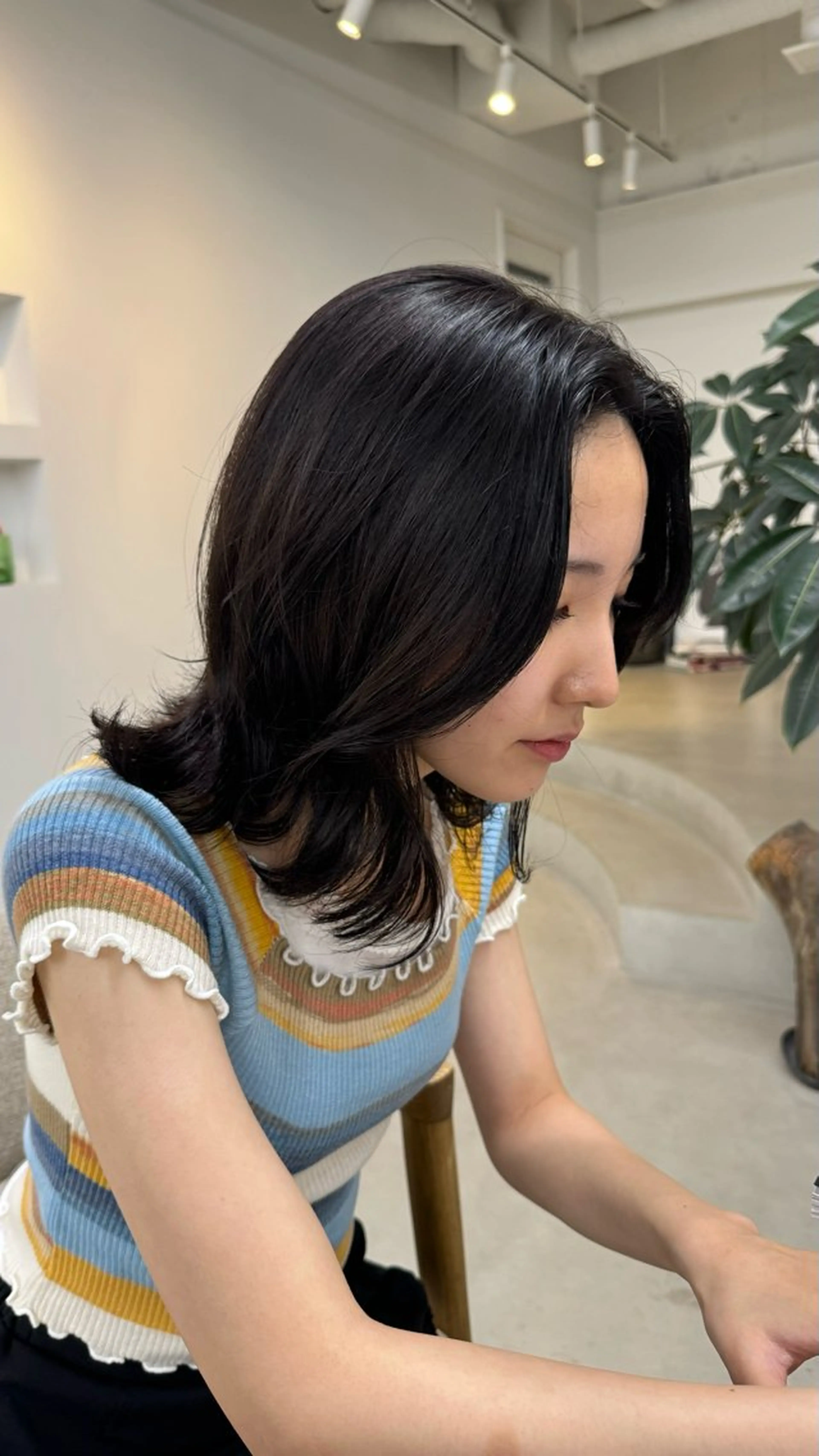 ミディアム 澁谷 咲映のヘアスタイル