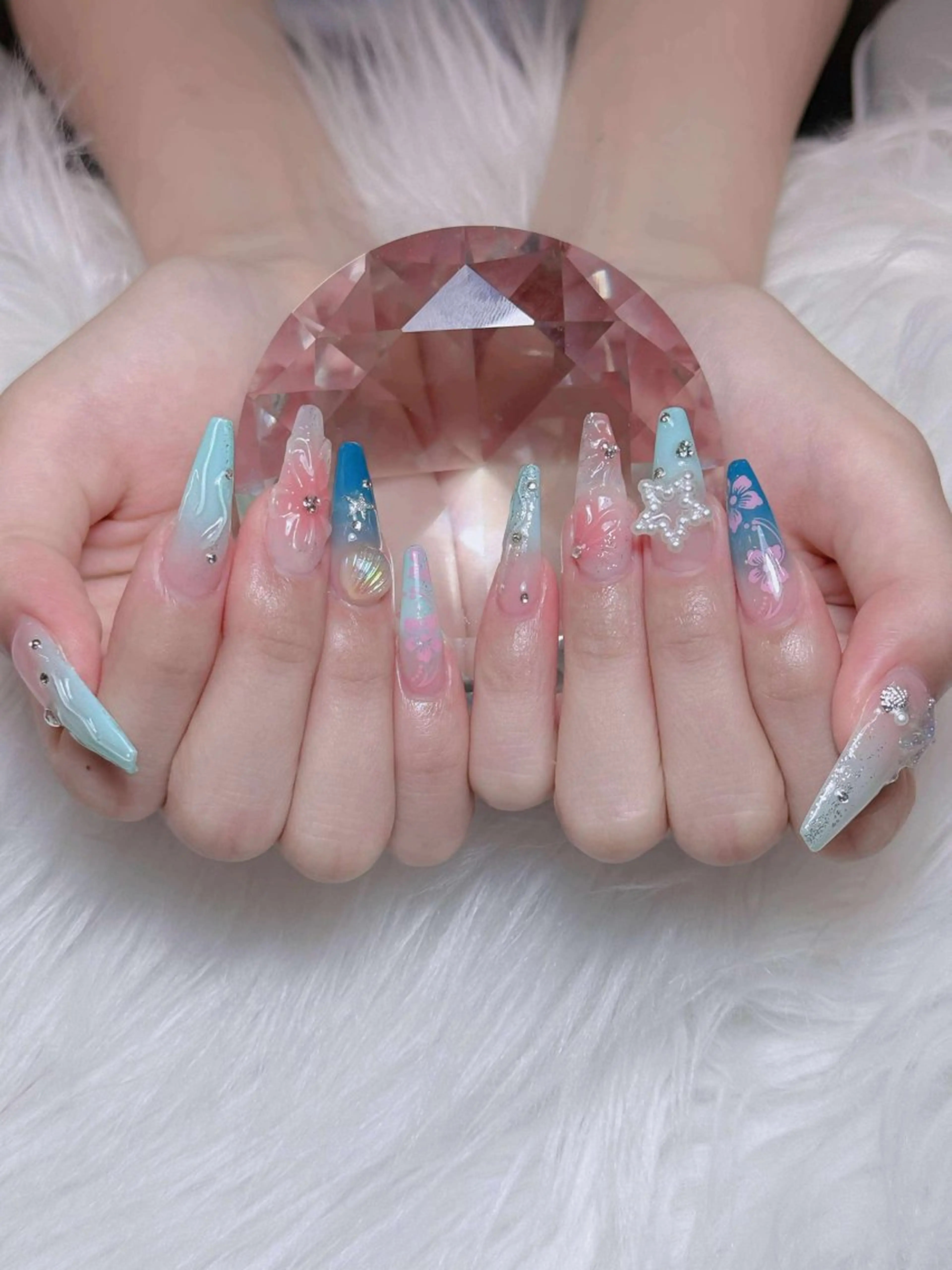 ネイル オーロラネイル チークネイル フットネイル フレンチネイル 韓国ネイル ハンドネイル Lumi Nail 新大久保3‘のネイルデザイン