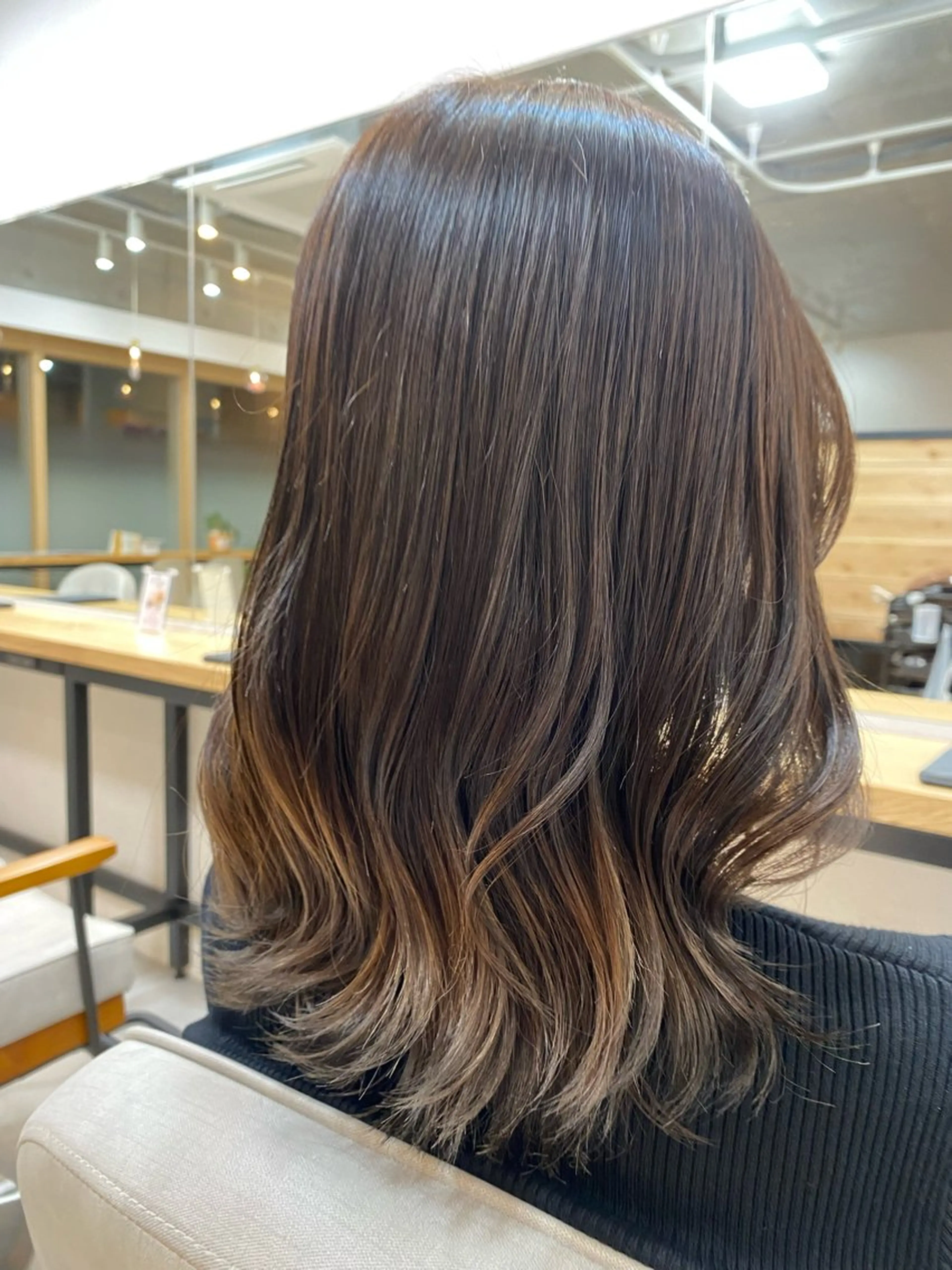 ミディアム カラー グラデーションカラー HIYORI🧁 登戸のヘアスタイル