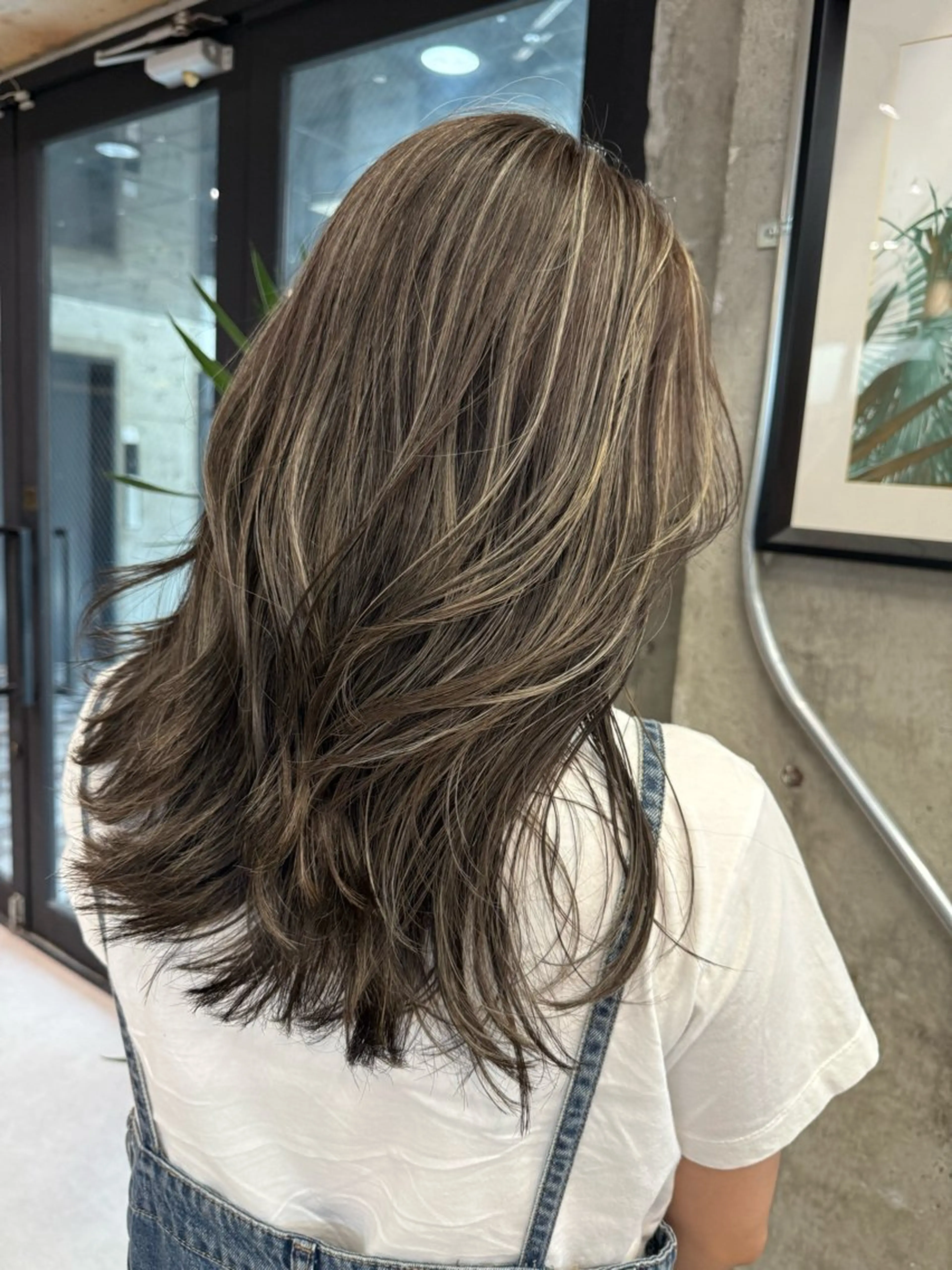 ロング ハイライト 🫧ハイライトカラー 🫧 𝓜𝓘𝓤のヘアスタイル