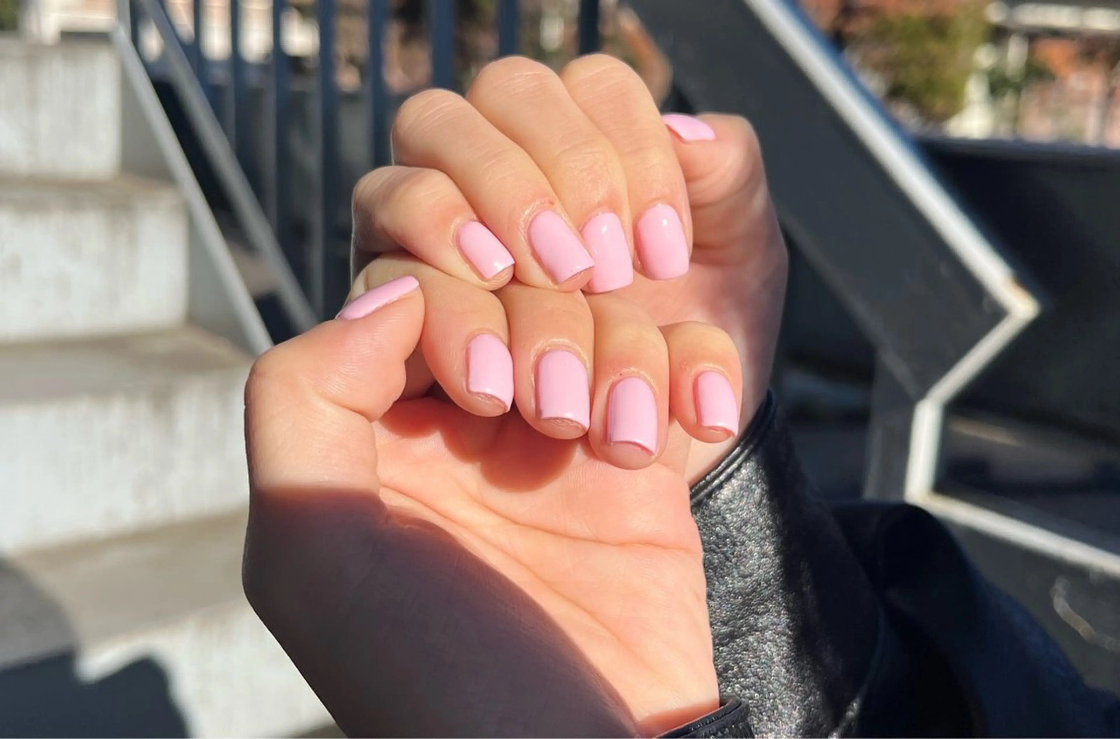 ネイル ピンク ショートネイル スクエアネイル ハンドネイル NailByua 武蔵新城徒歩4分のネイルデザイン