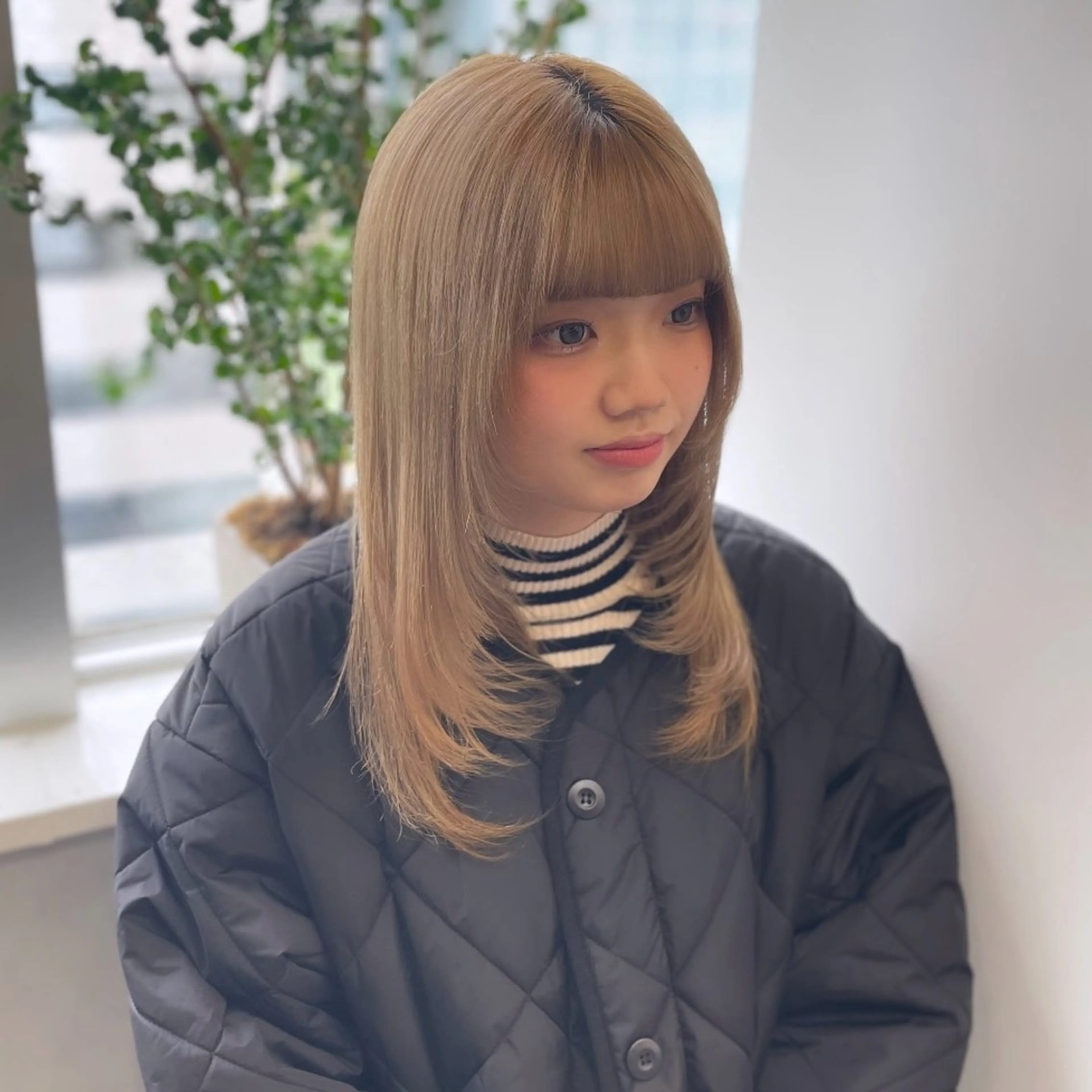 セミロング 顔周りカット レイヤーカット カット Rui/透明感カラー 暖色/レイヤーカットのヘアスタイル