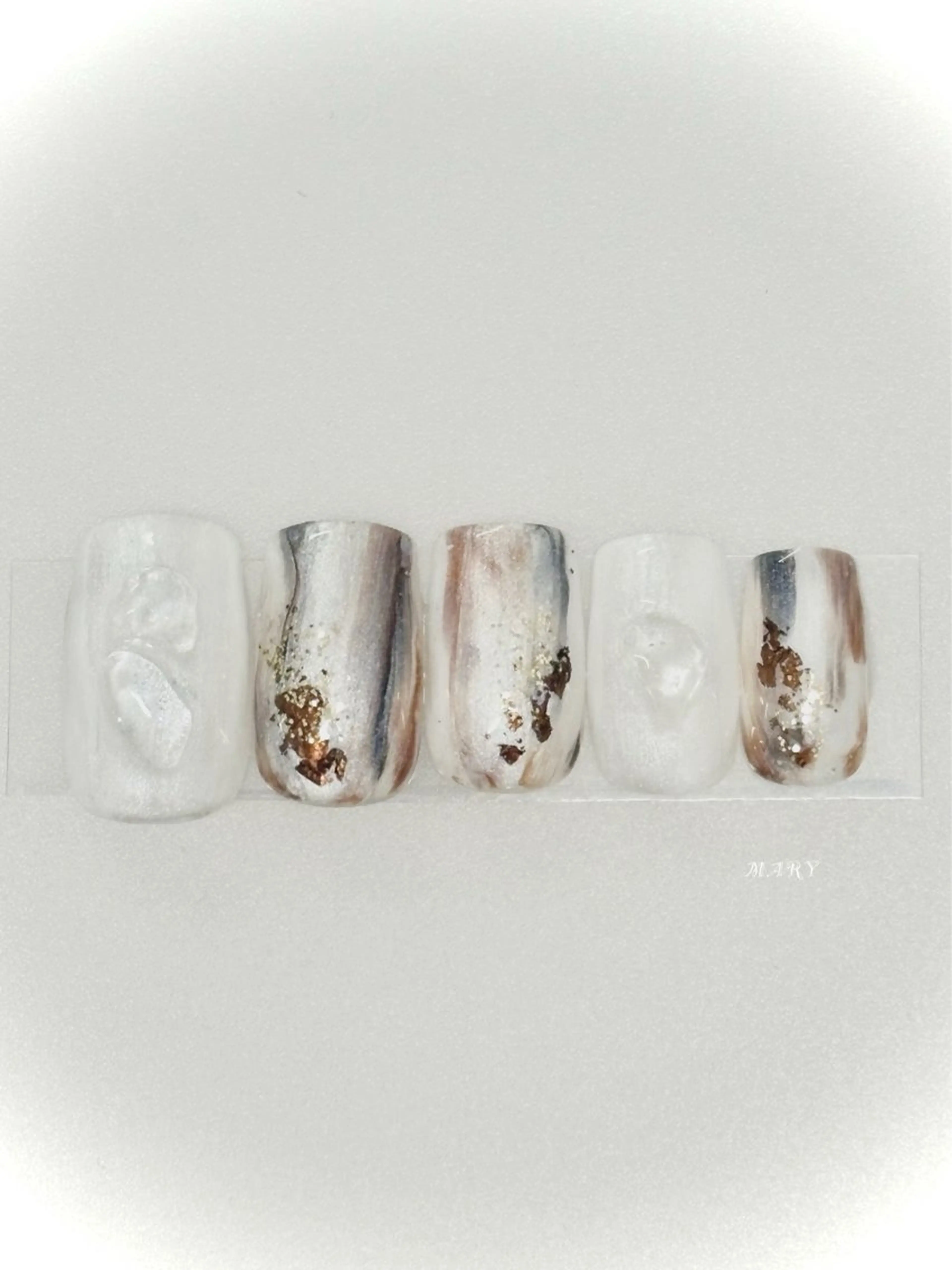 ネイル ニュアンスネイル ホワイト ハンドネイル Mary nail所属・Mary nail .narumiのネイルデザイン