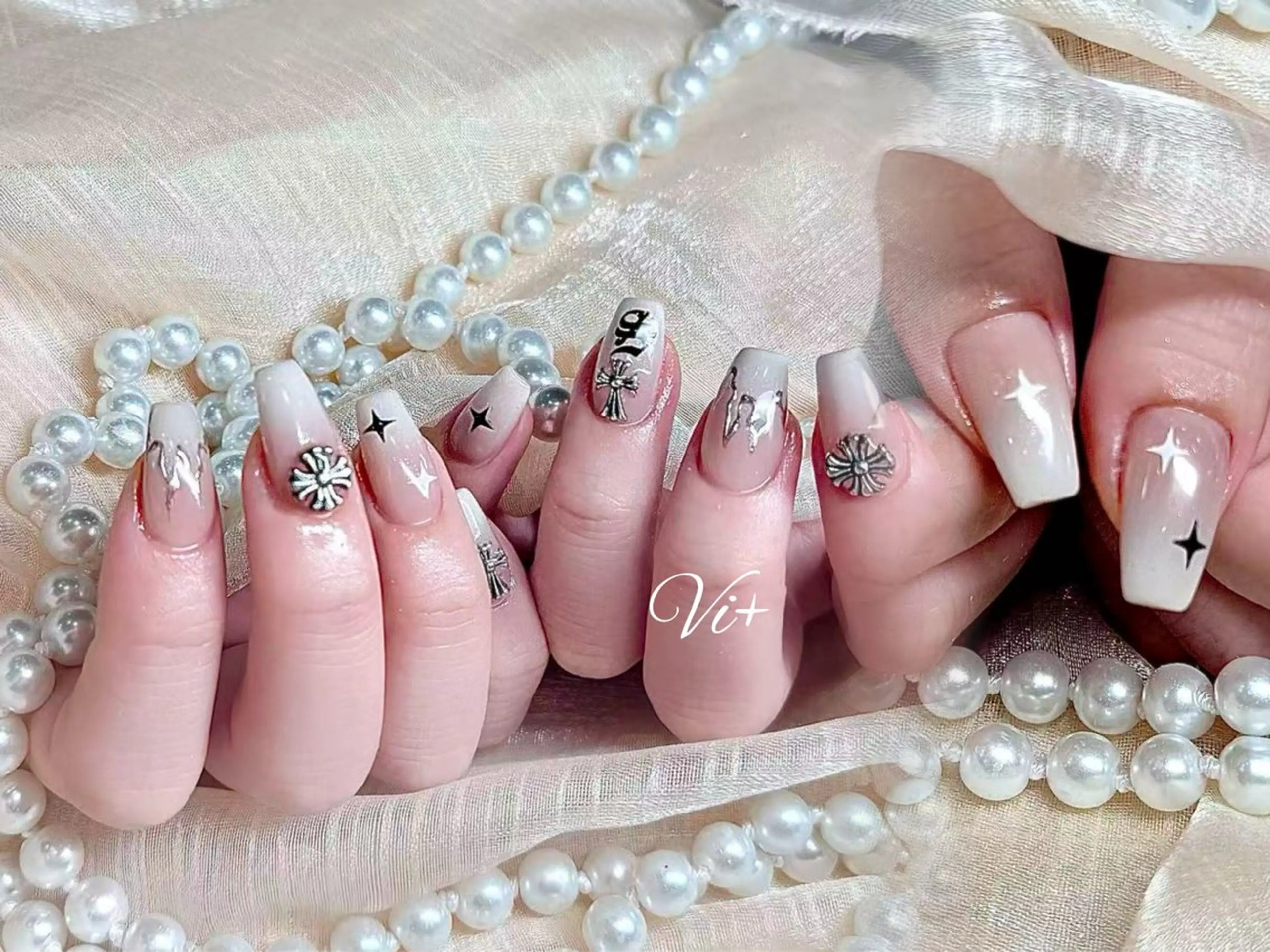 ネイル ハンドネイル ✨Nailsalon Vi+✨のネイルデザイン