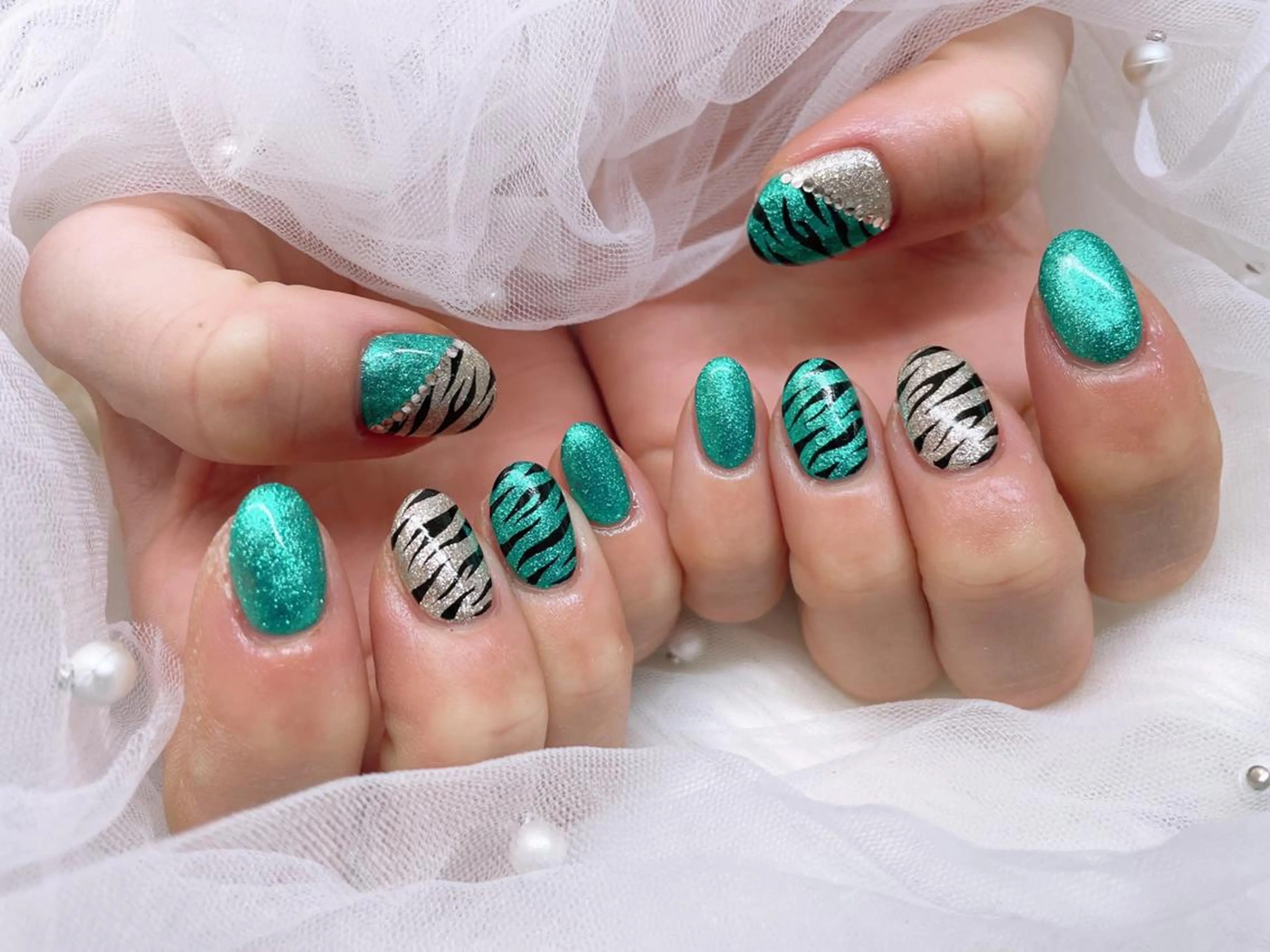 ネイル cachette. 尾関のマツエク・マツパデザイン