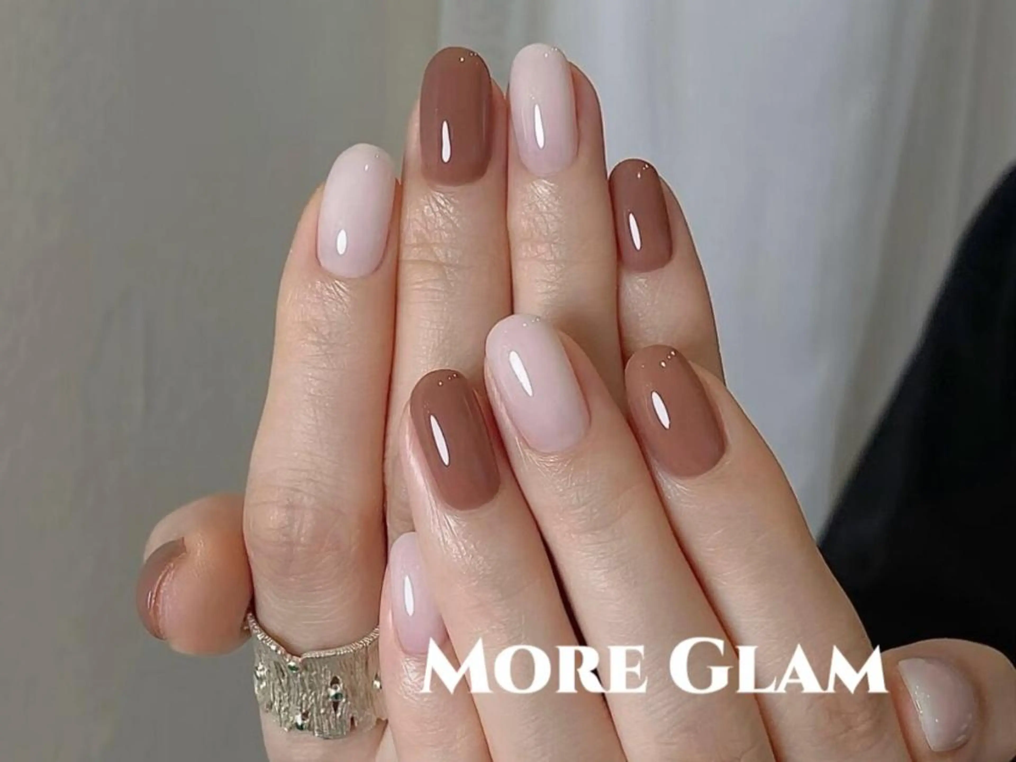 ネイル 長さ出し フットネイル フレンチネイル ジェルネイル ガラスフレンチ MoreGlam ネイルのネイルデザイン