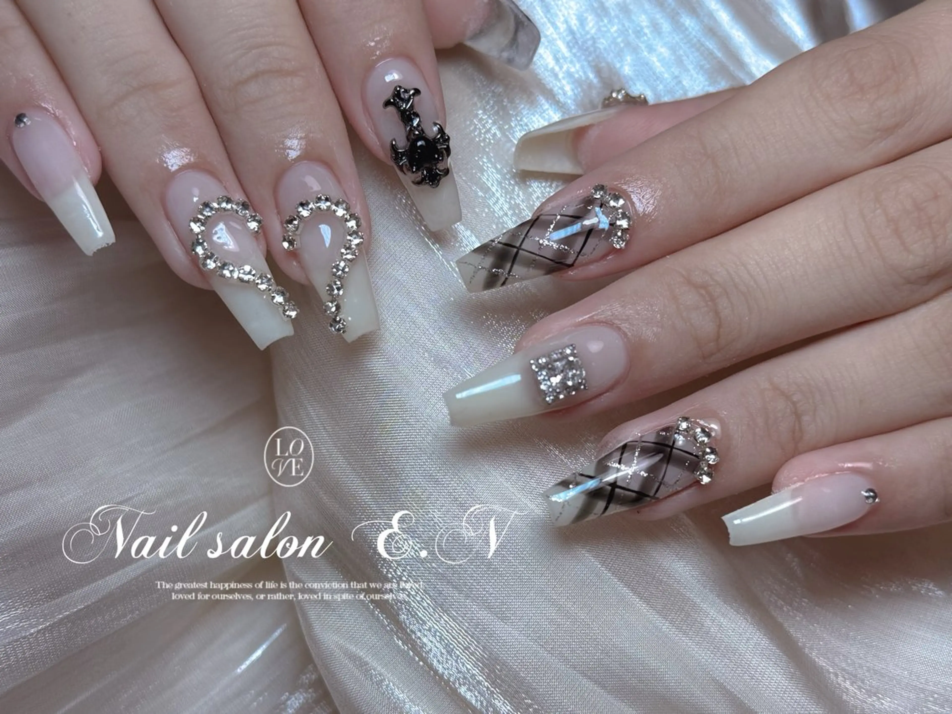 ネイル E.N🦋 長さ出し/持ち込みのネイルデザイン