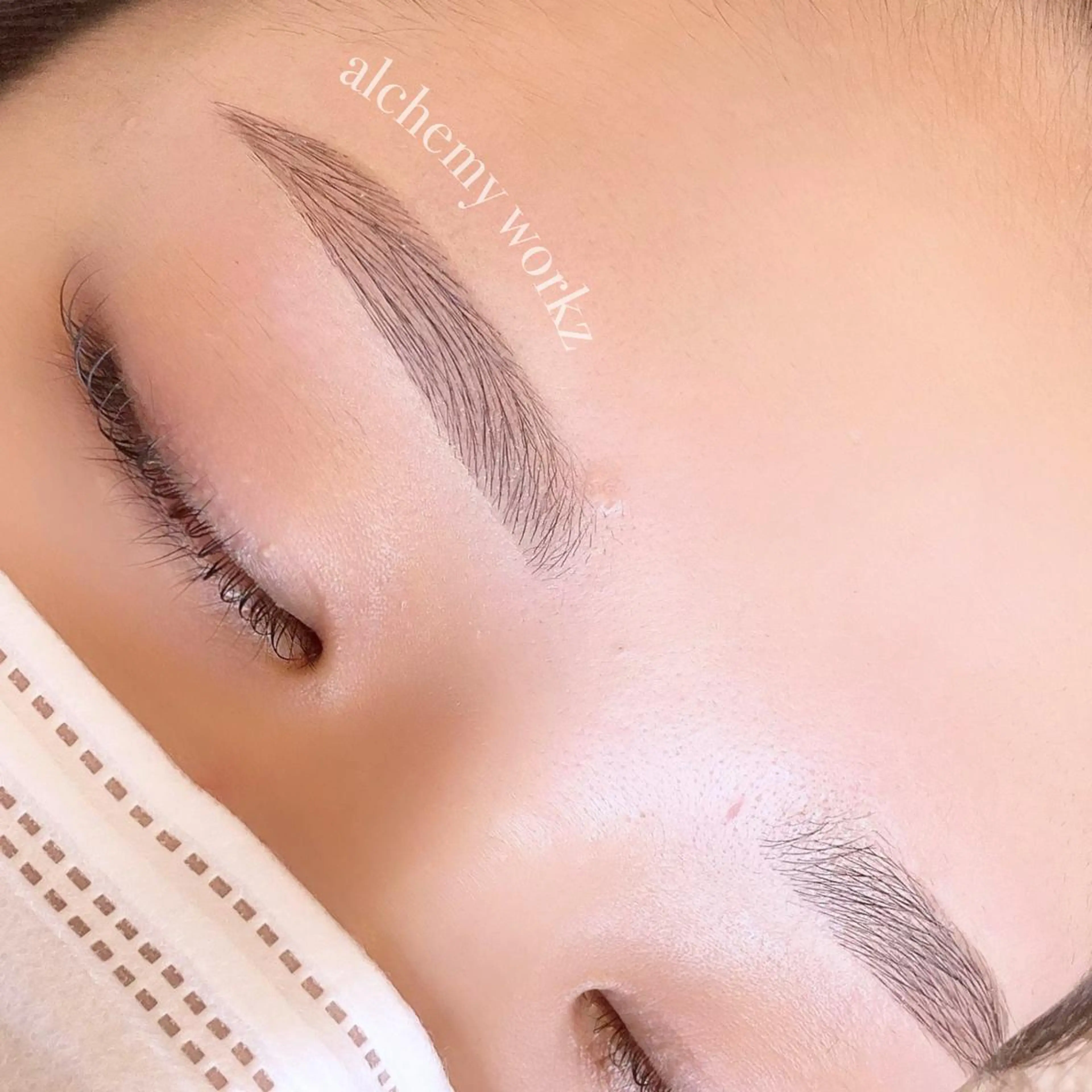 アイブロウ alchemy workzの眉毛・アイブロウイメージ