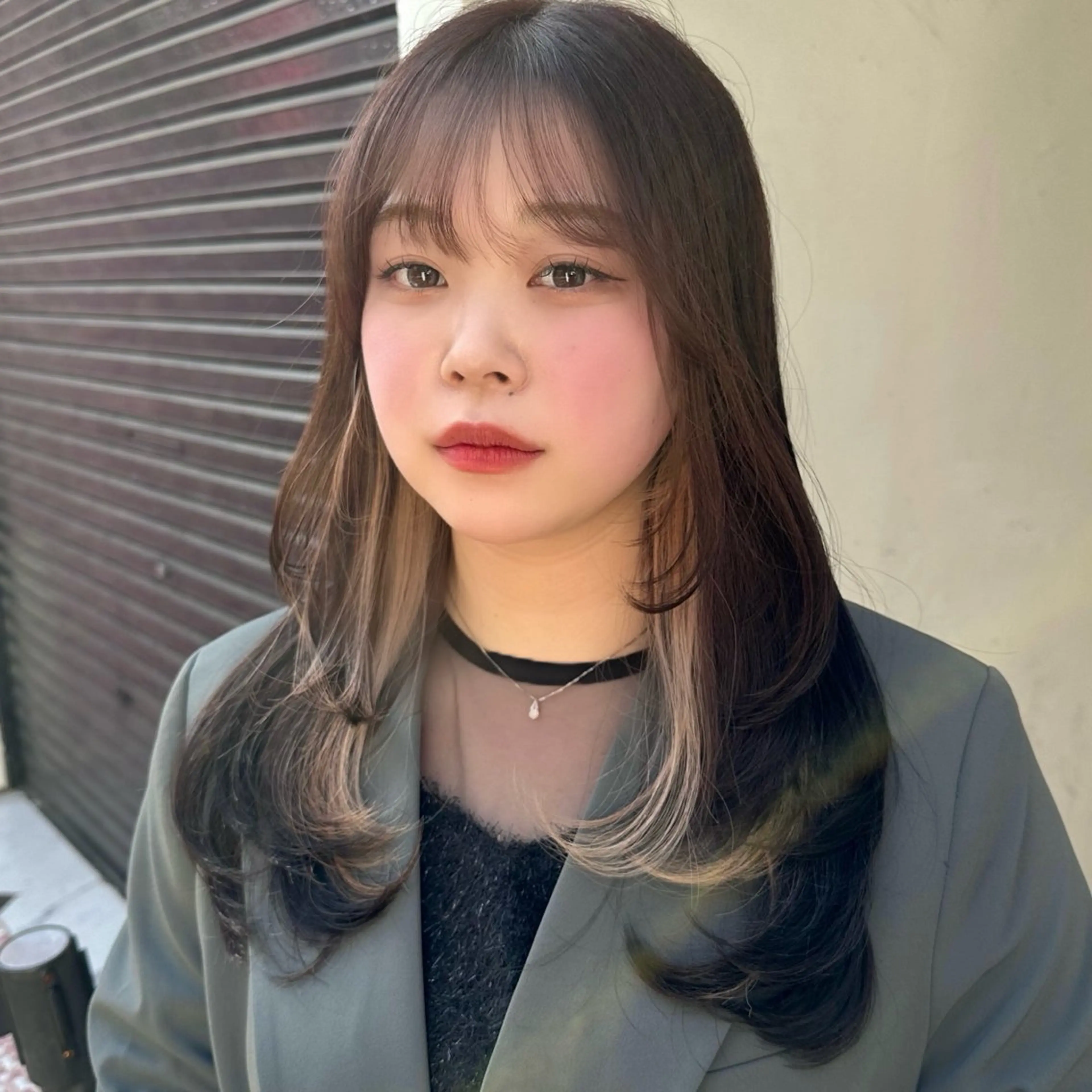 セミロング カラー ベージュカラー インナーカラー ミルクティーベージュ レイヤーカット カット ヘアカラー トリートメント インナーカラー/レイ ヤーカット♡/マキシのヘアスタイル