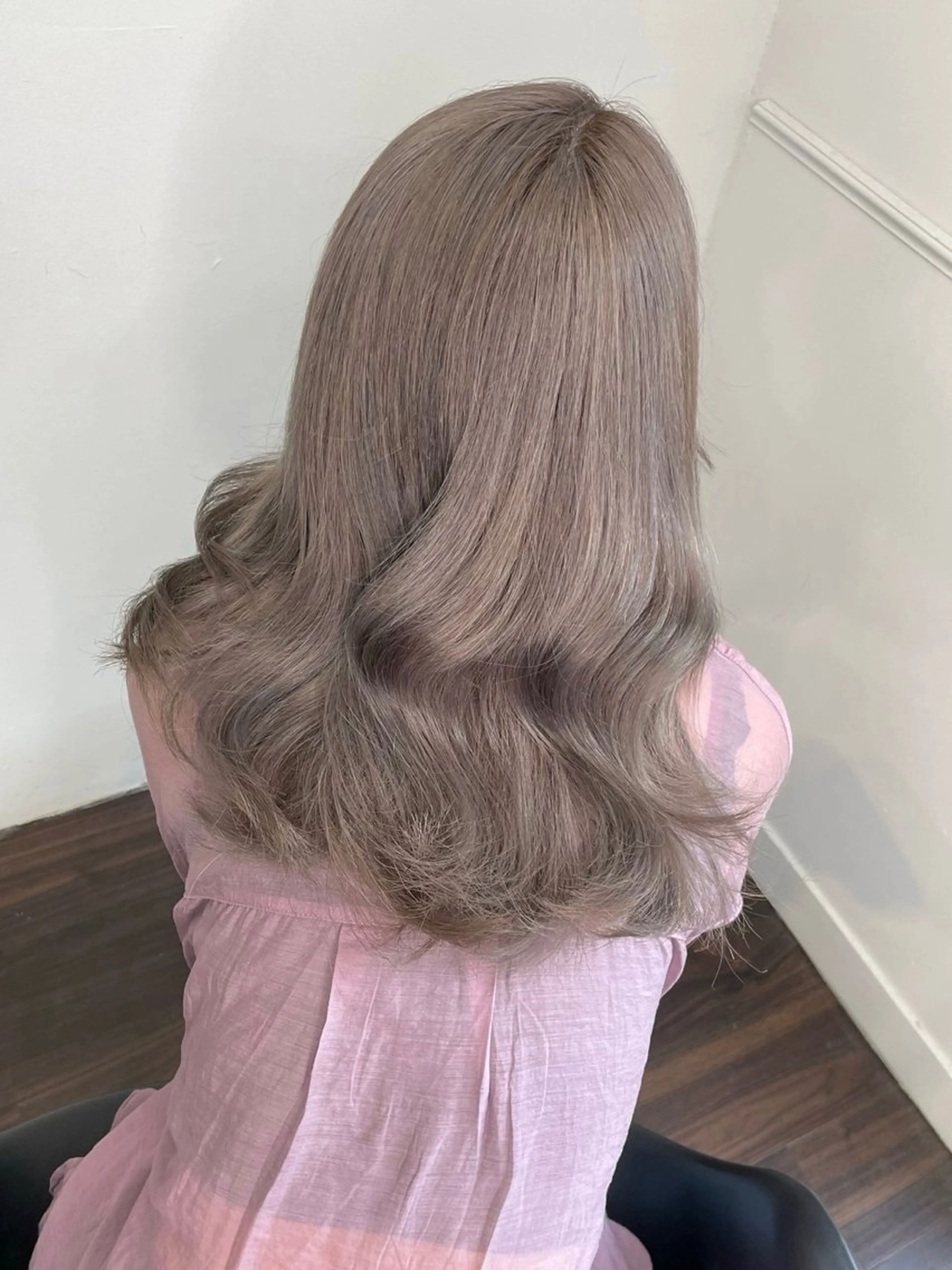 ロング カラー ヘアアレンジ ベージュカラー ブリーチ ブロンド ブロンドベージュ ダブルカラー カット ヘアカラー トリートメント maoブリーチ無し 似合わせカラーのヘアスタイル