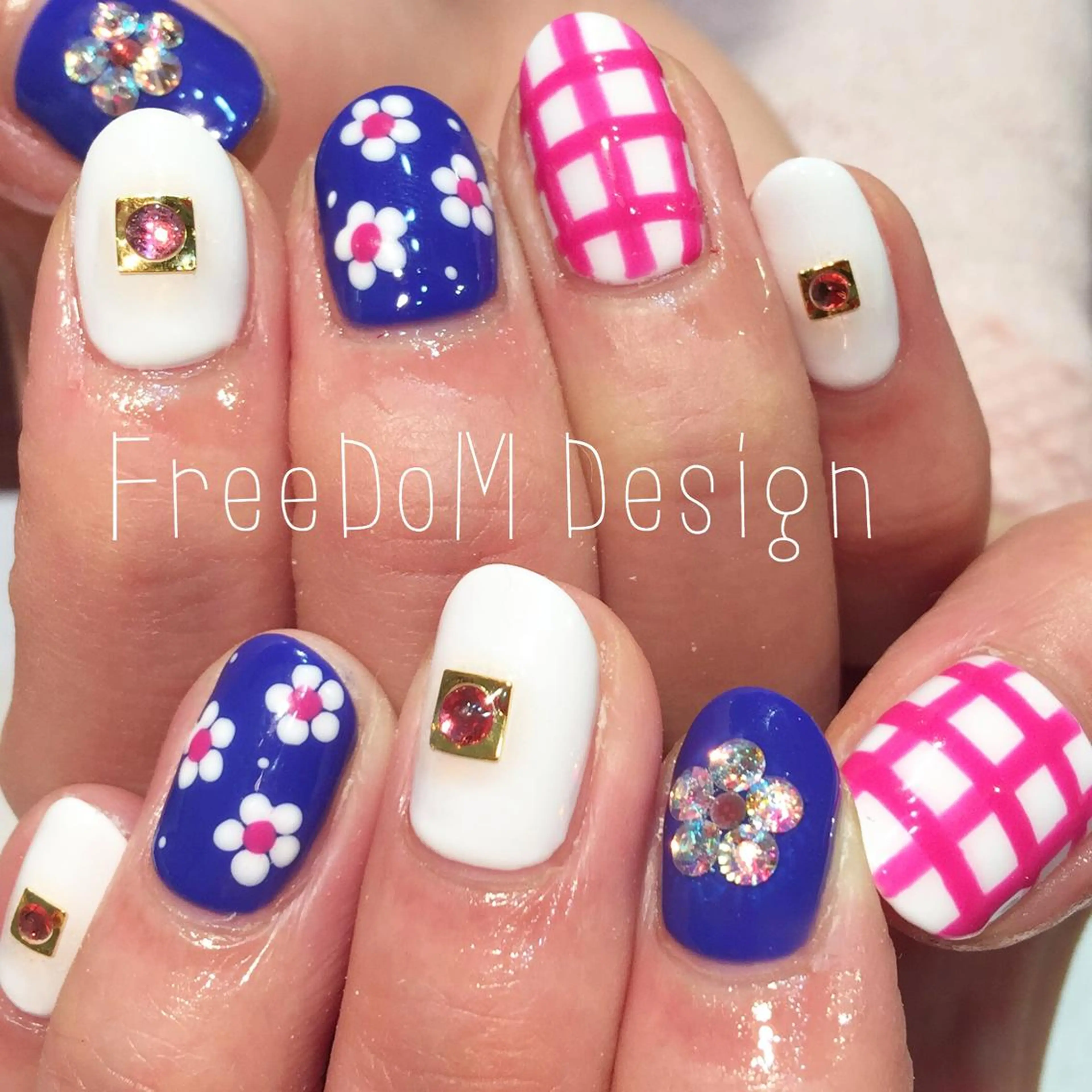 ネイル アートネイル ＦreeDoＭ   Design所属・W KUMIのネイルデザイン