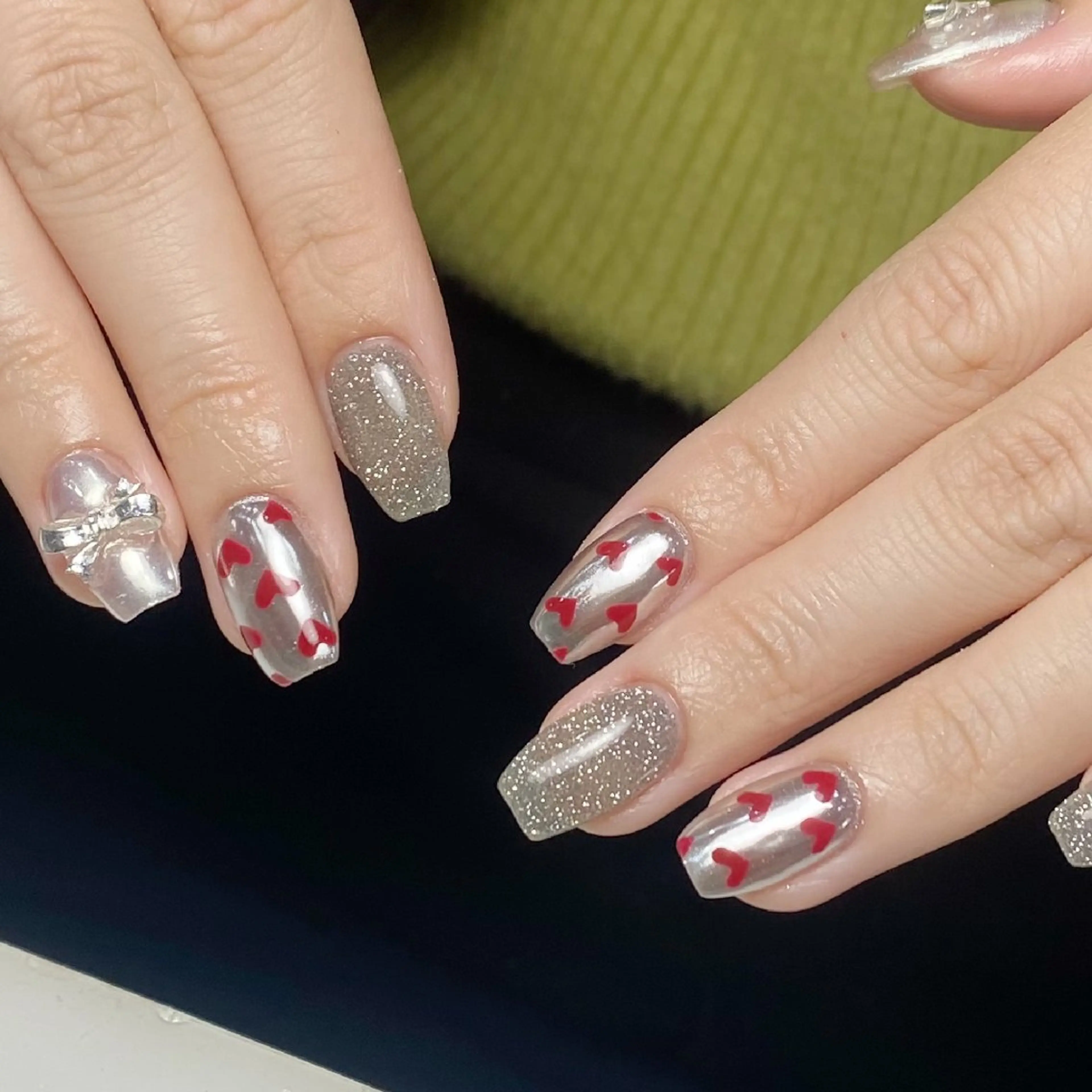 ネイル チークネイル フレンチネイル ジェルネイル ガーリー キラキラネイル ハンドネイル UM Nail Salonのネイルデザイン